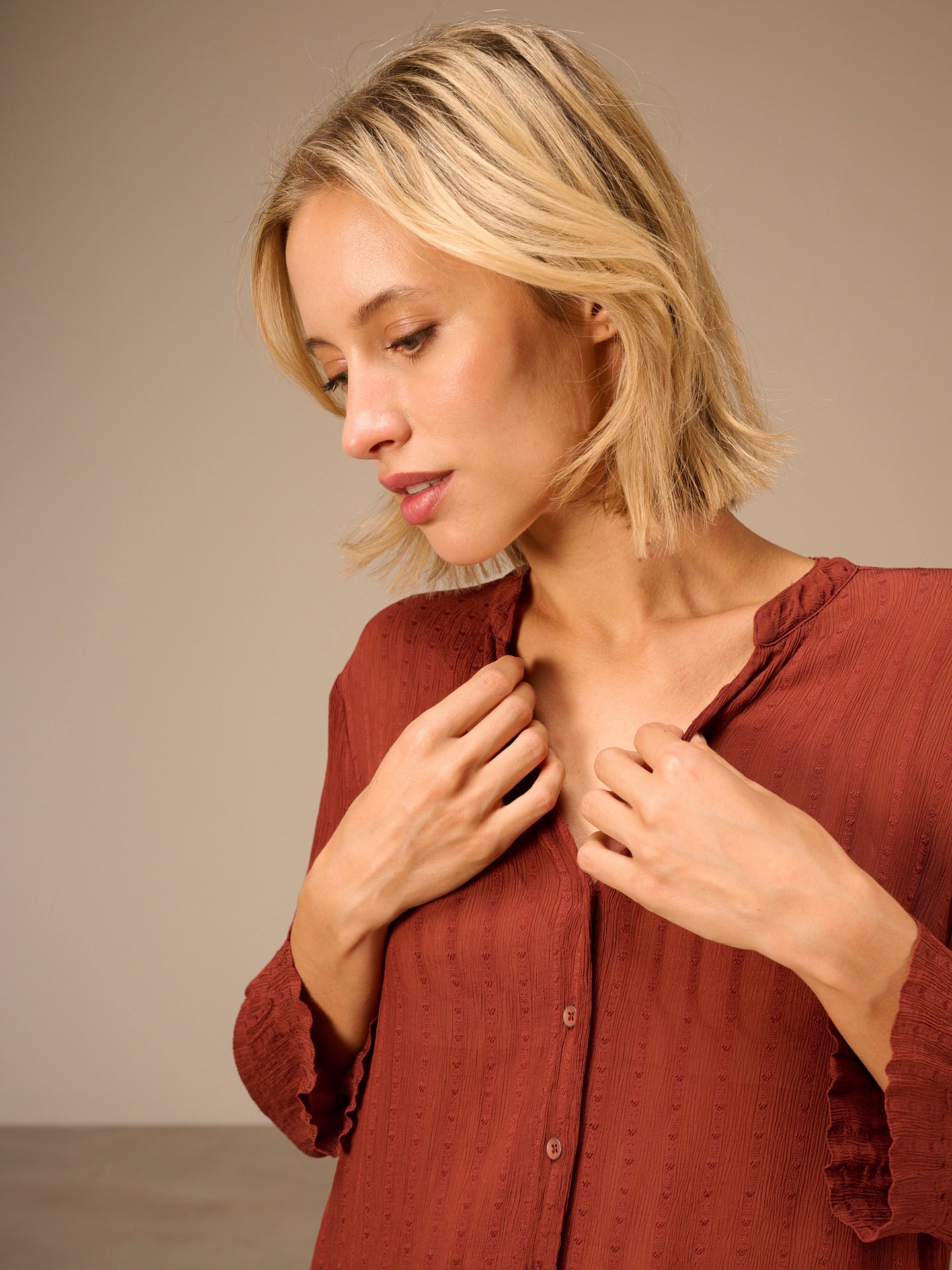 Blusa con scollo a V