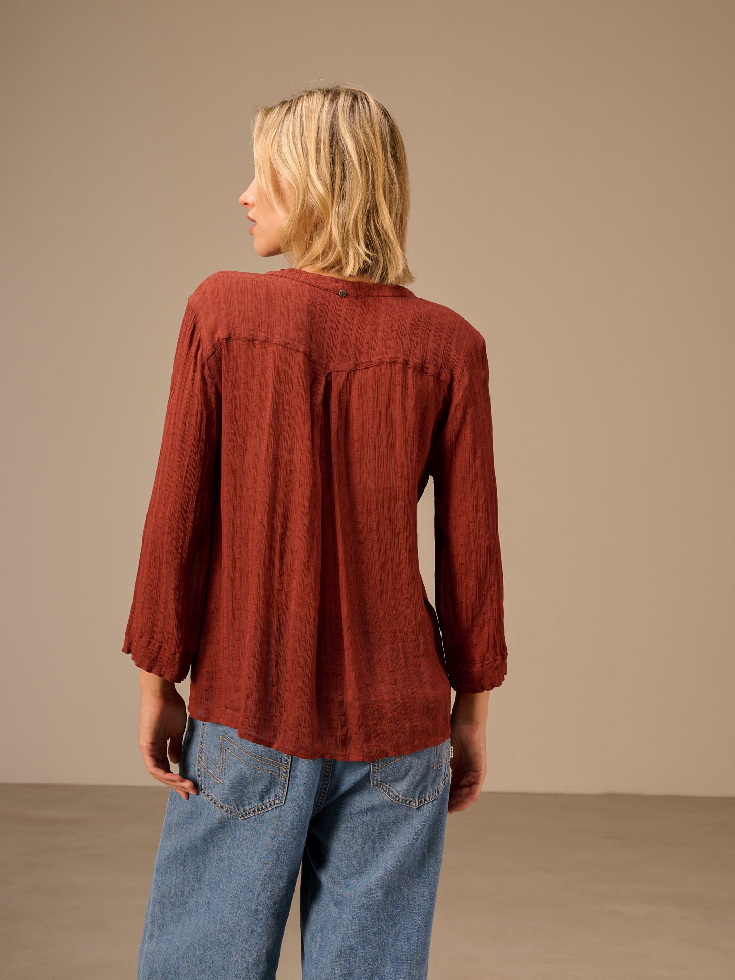 Blusa con scollo a V