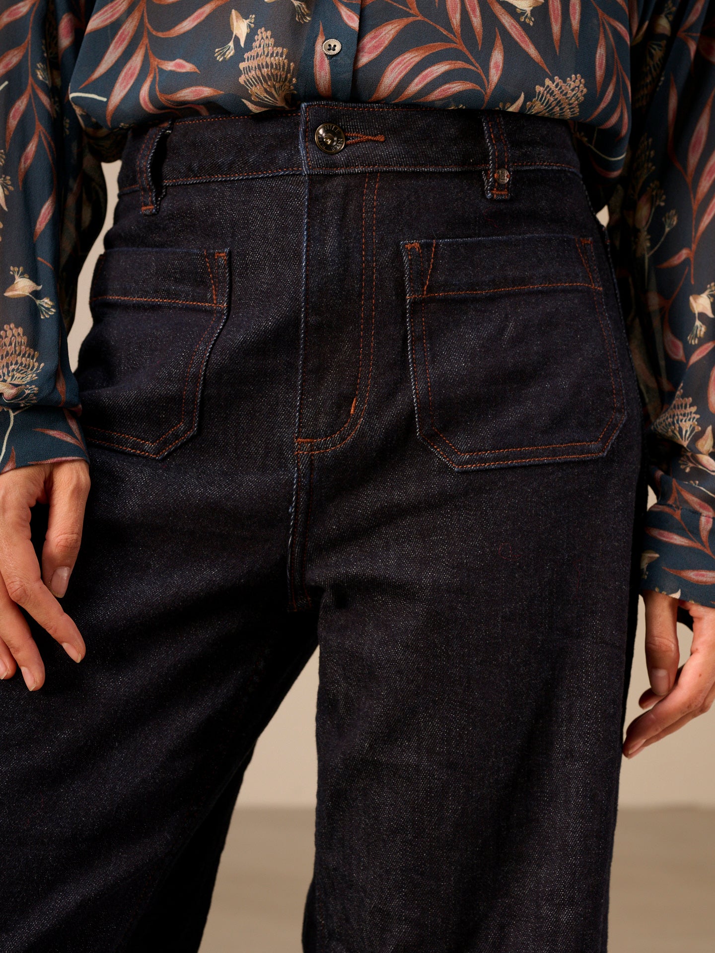 Wide-leg jeans