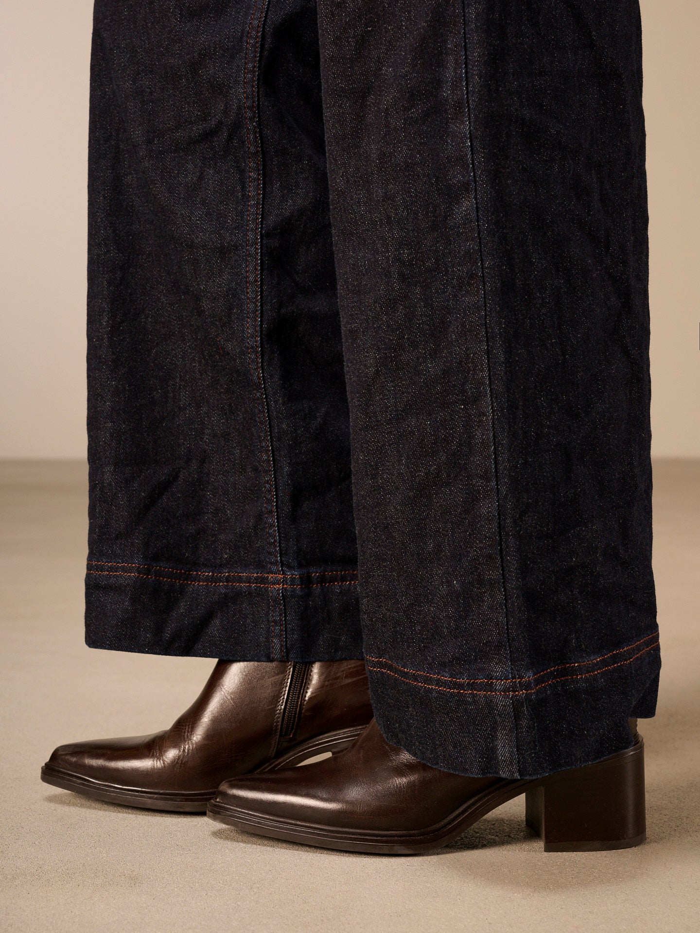 Wide-leg jeans