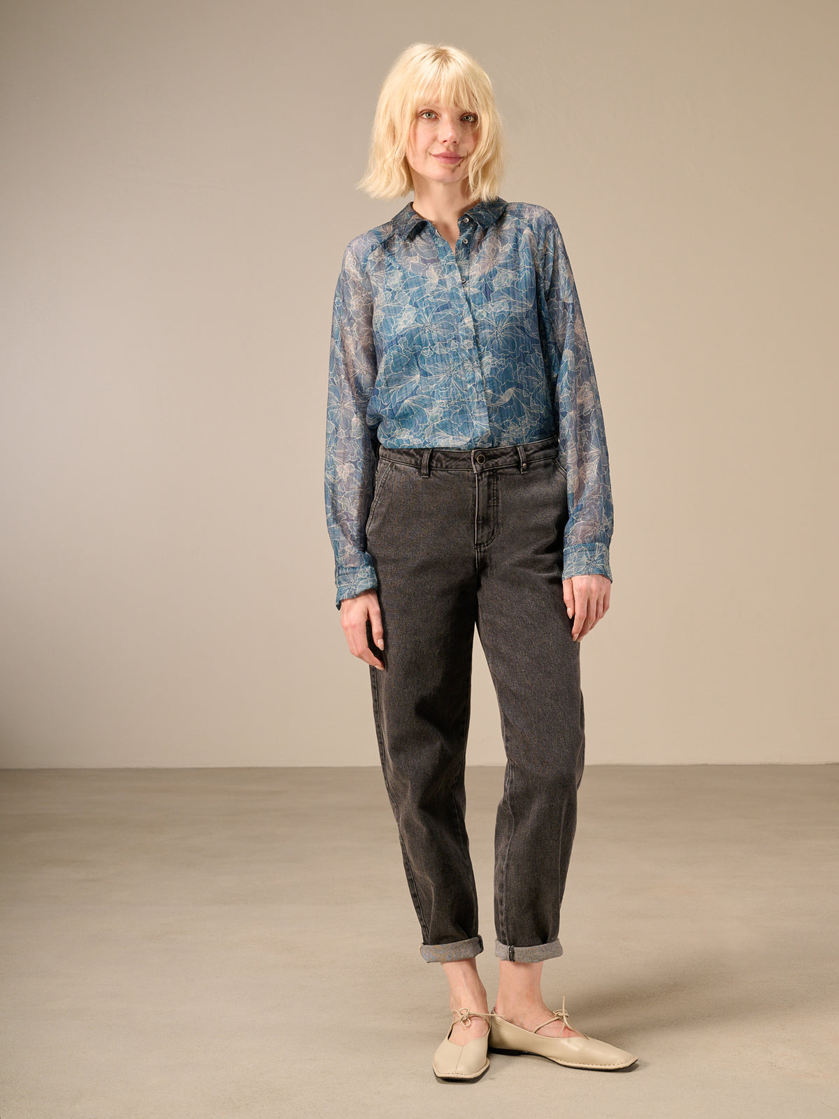 Blouse with button placket