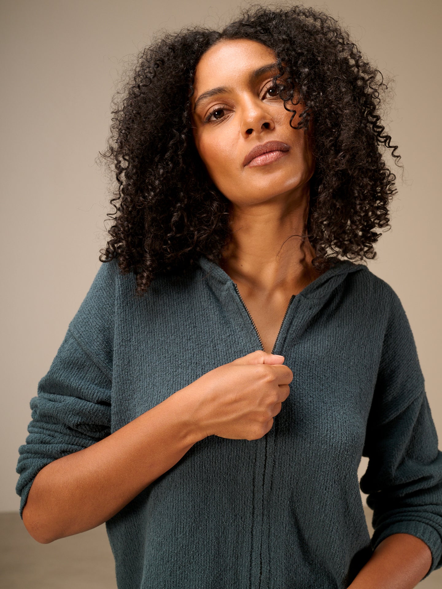 Strickjacke mit Kapuze