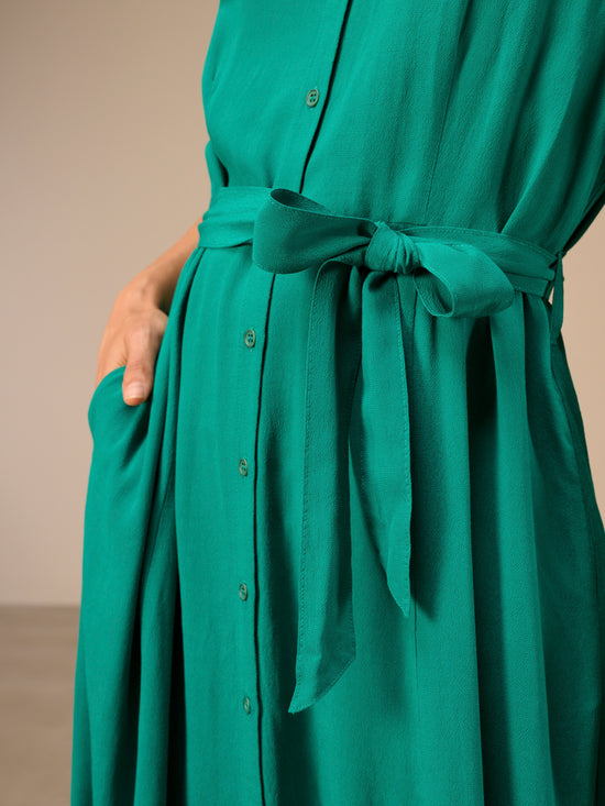 Kleid mit Kragen