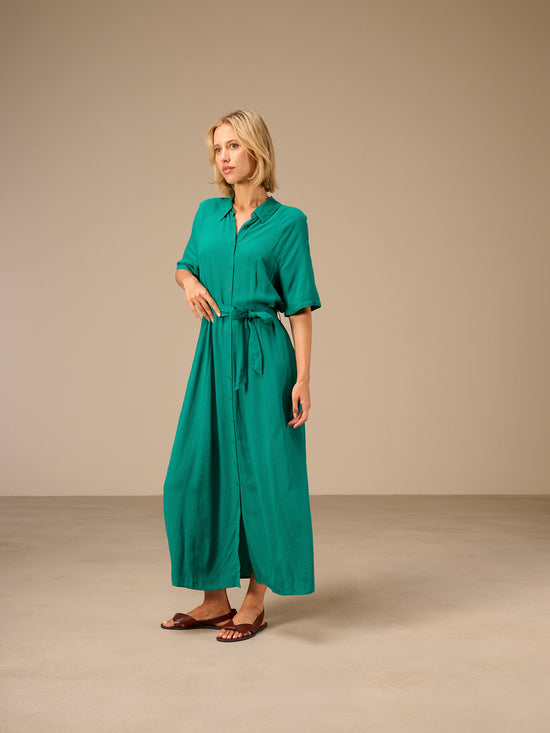 Kleid mit Kragen