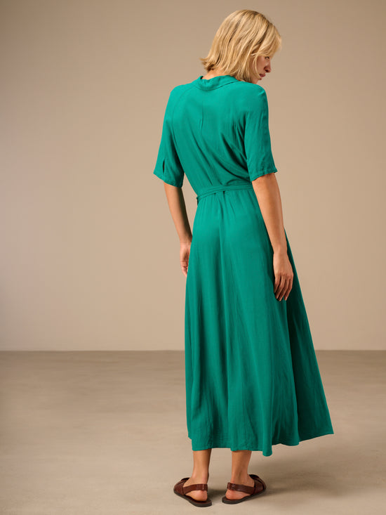 Kleid mit Kragen