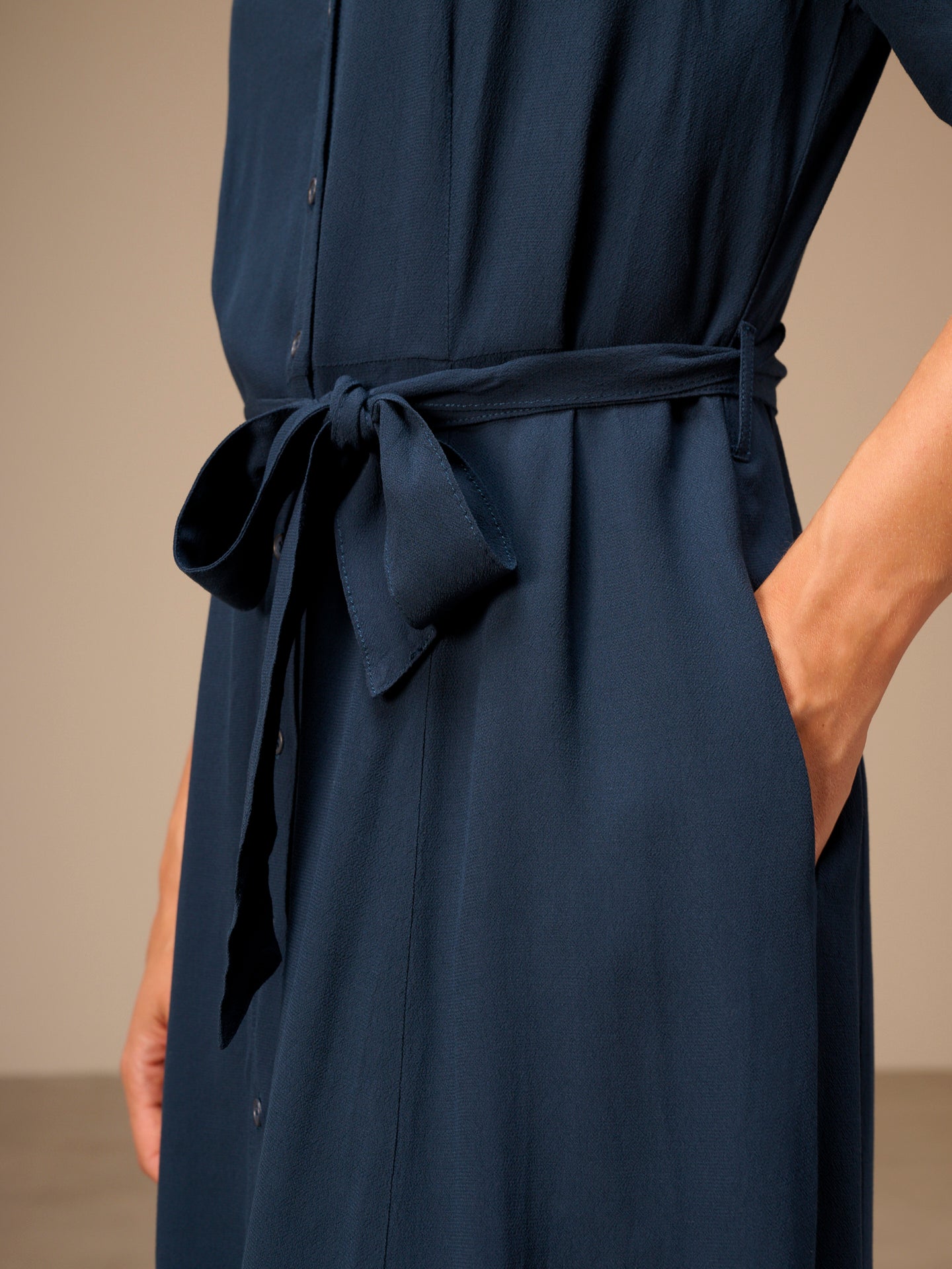 Vestito con colletto