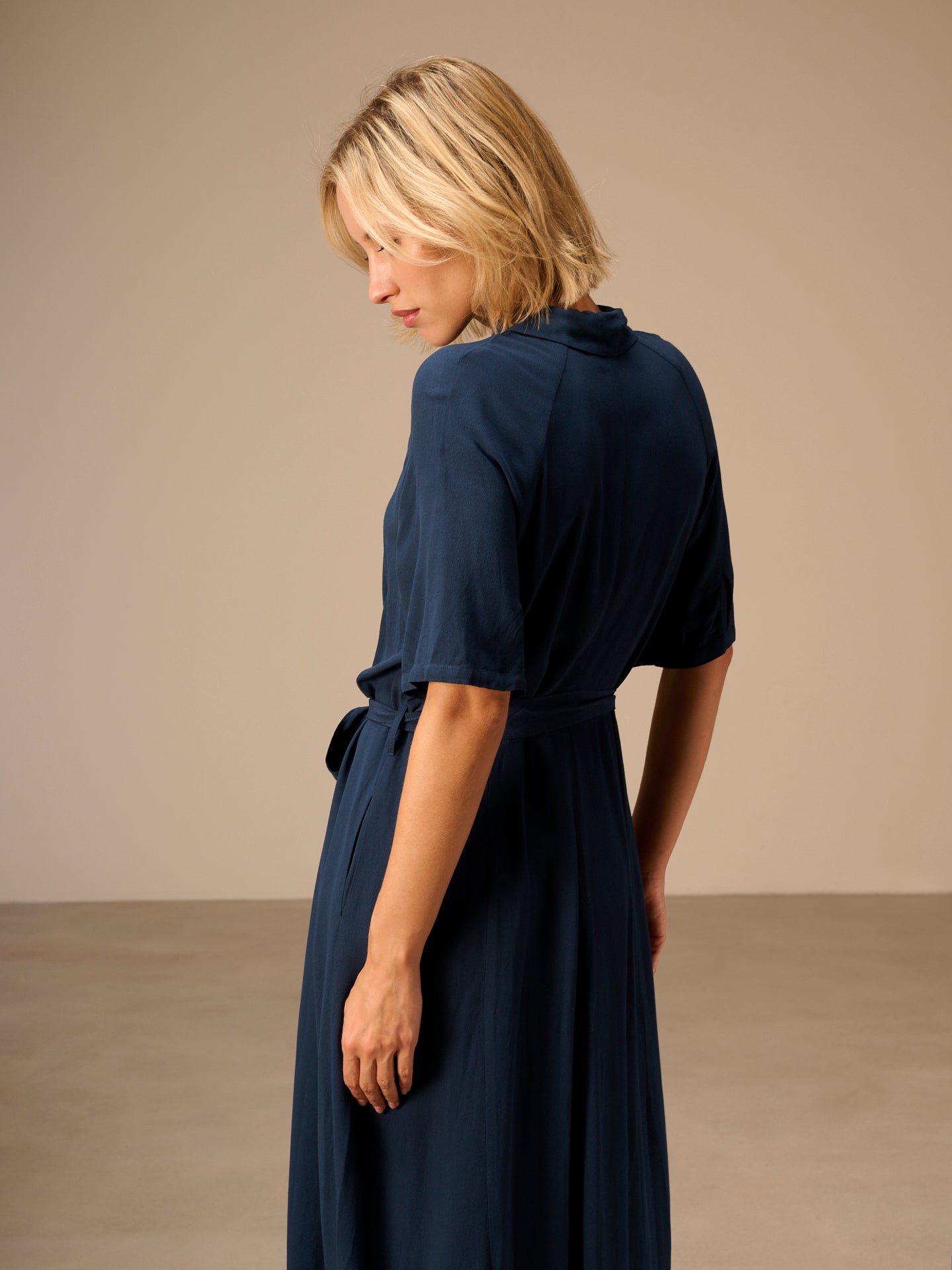 Vestito con colletto
