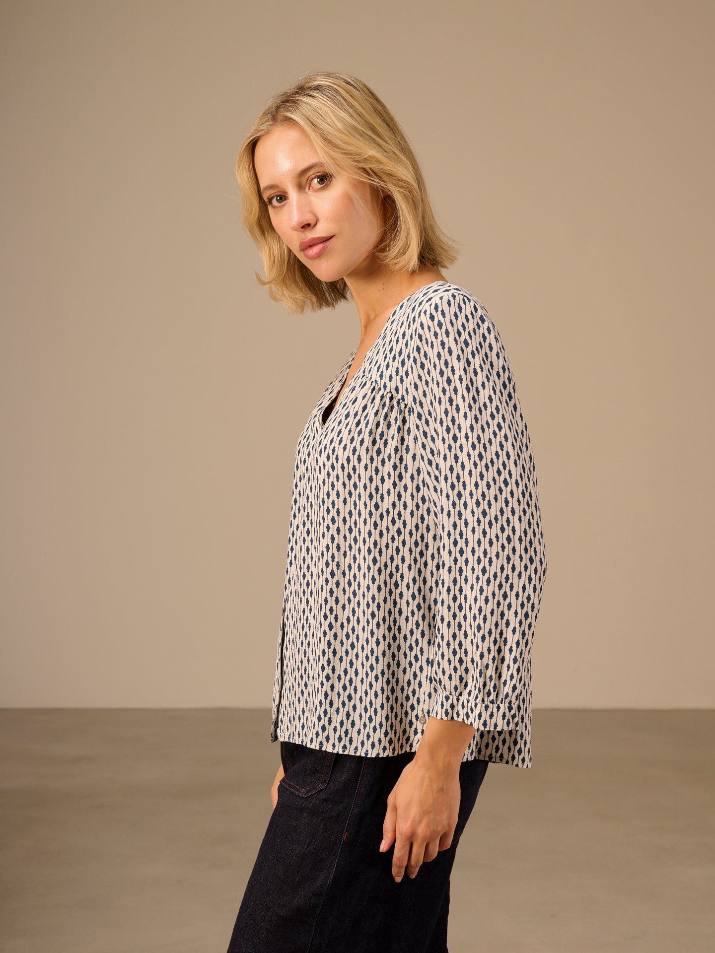 Blusa con scollo a V