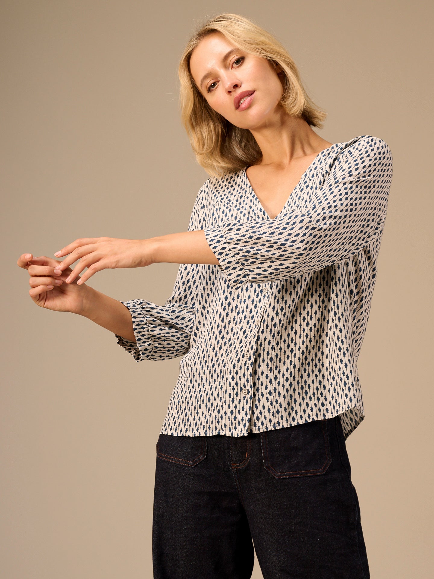 Blusa con scollo a V