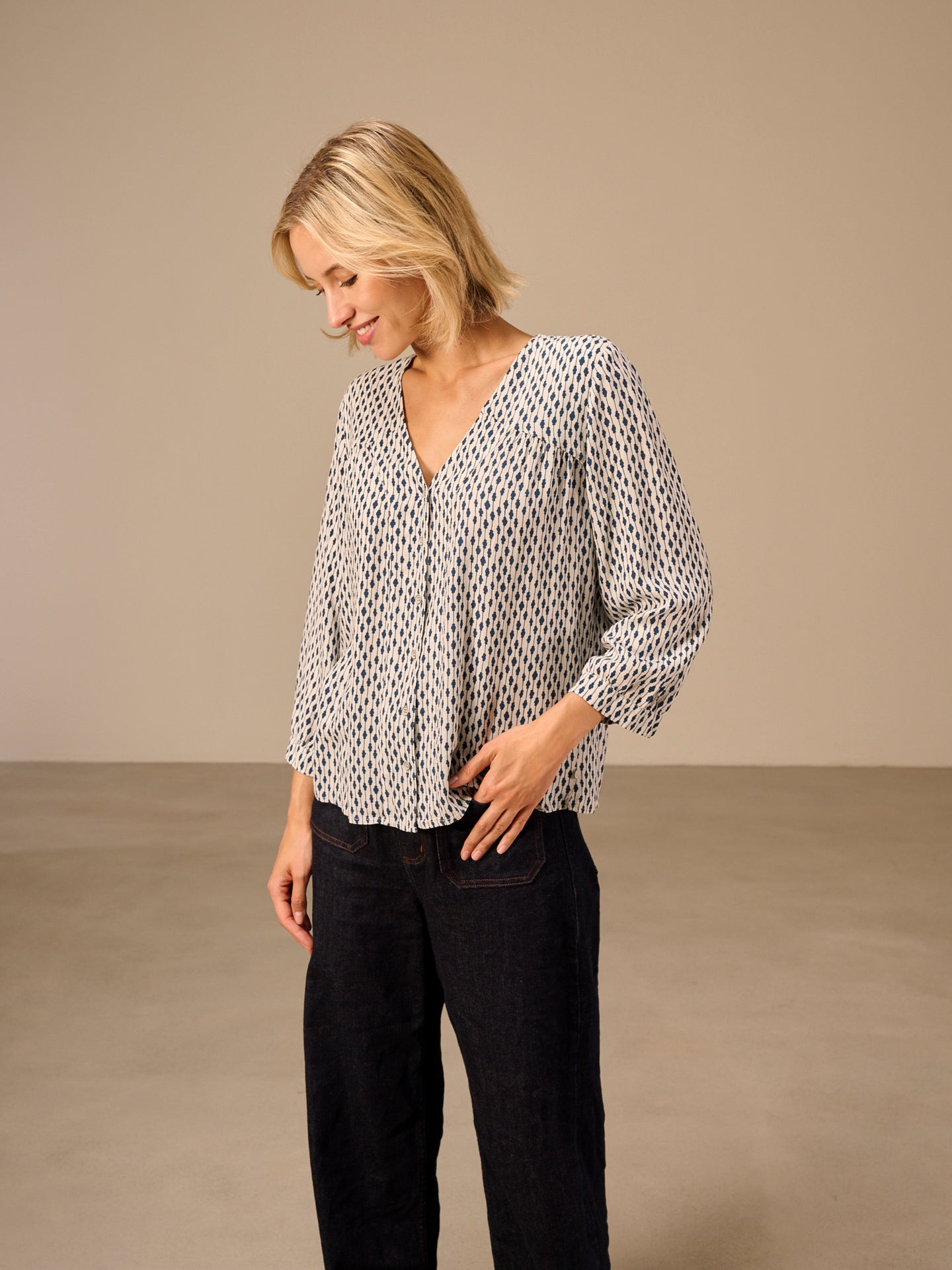 Blusa con scollo a V