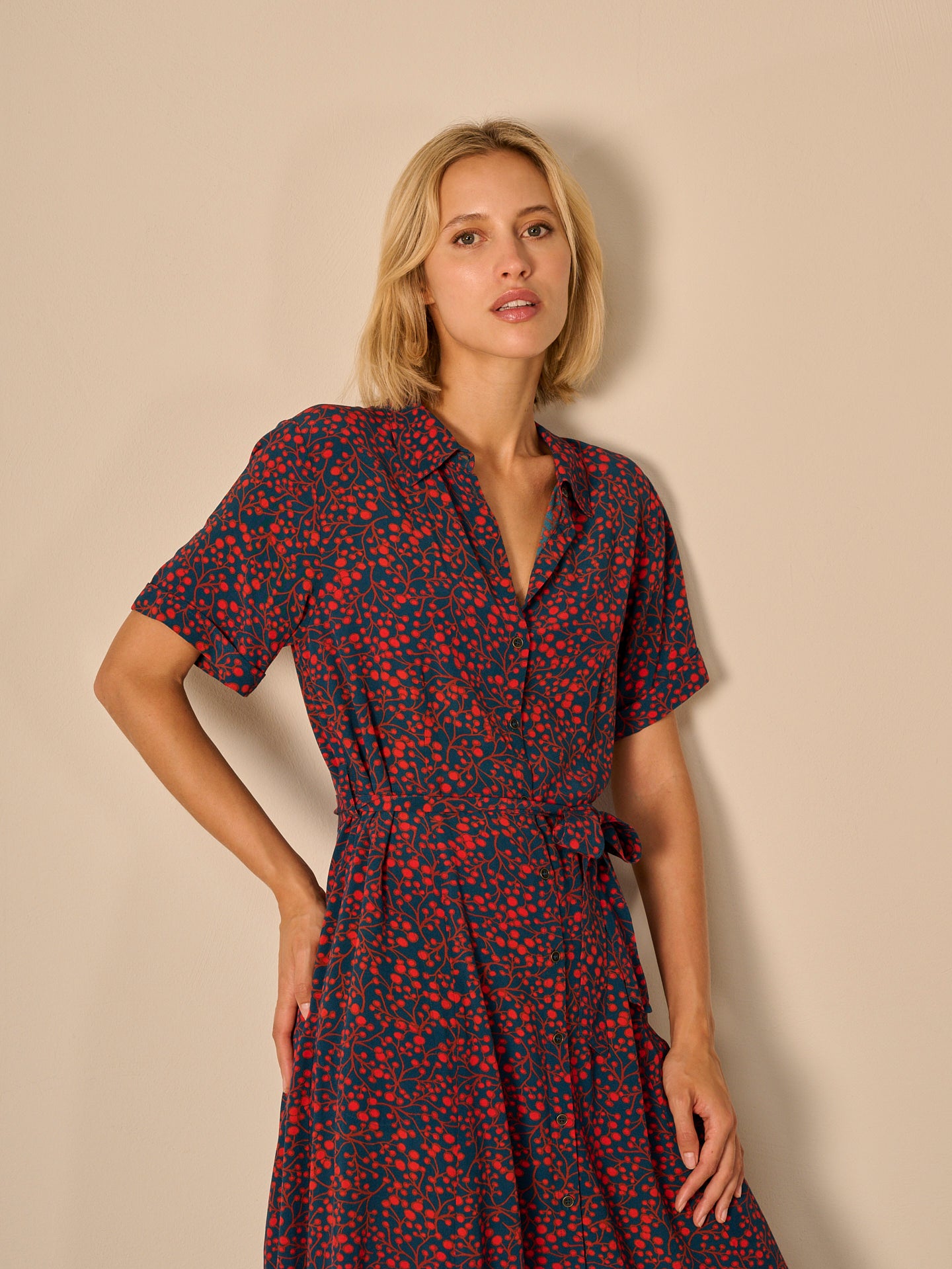 Vestito con colletto
