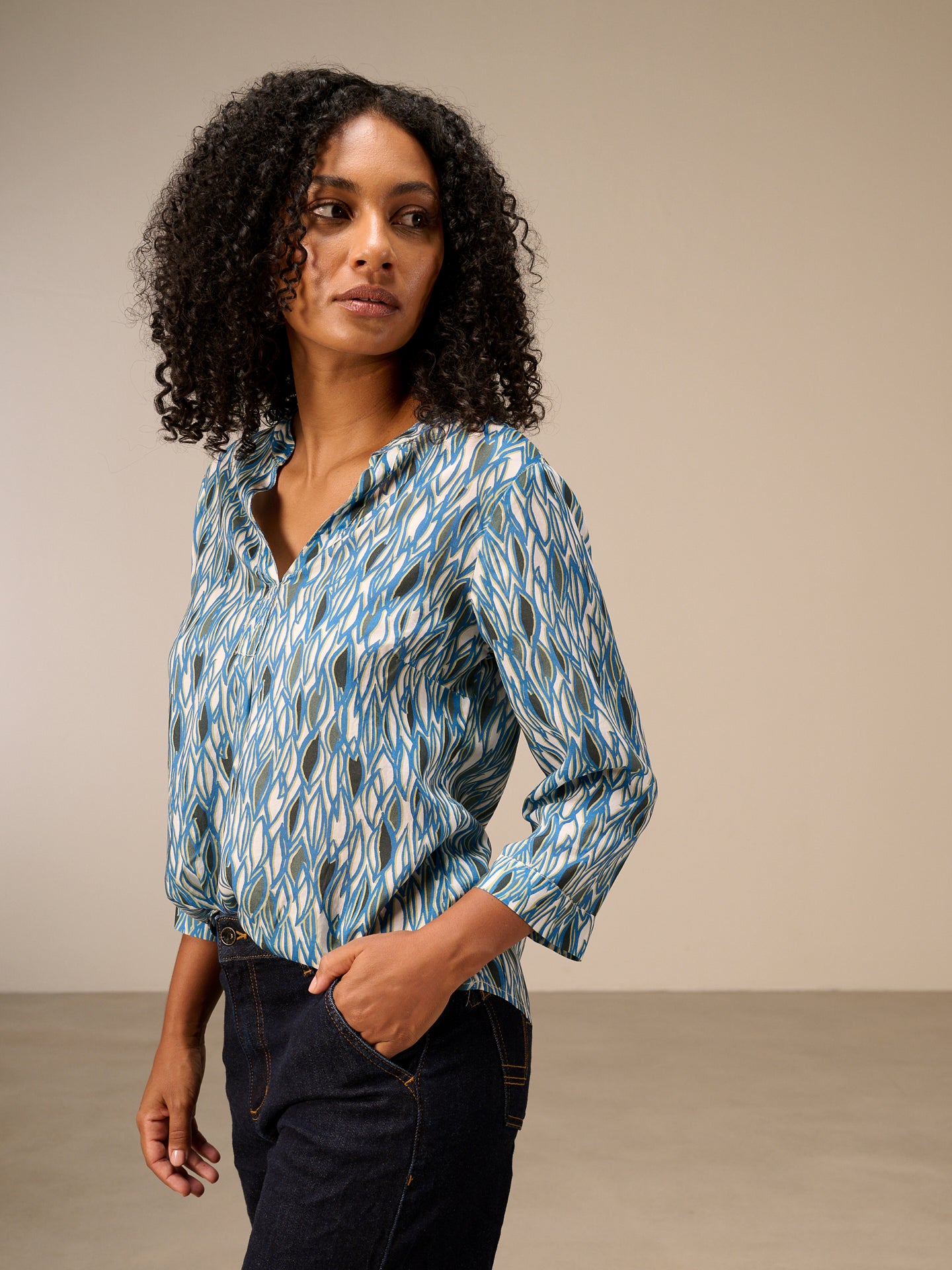 Bluse mit Stehkragen