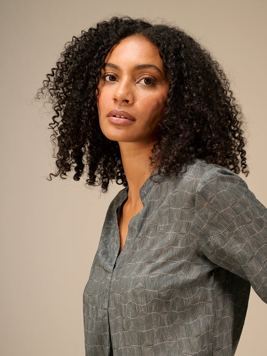 Bluse mit Stehkragen
