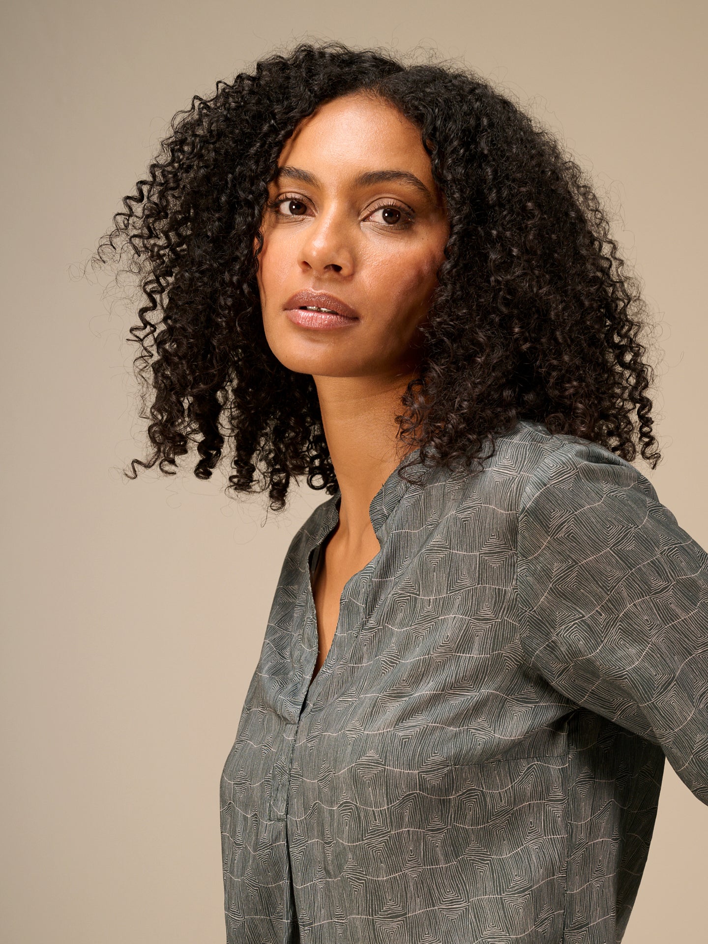 Bluse mit Stehkragen