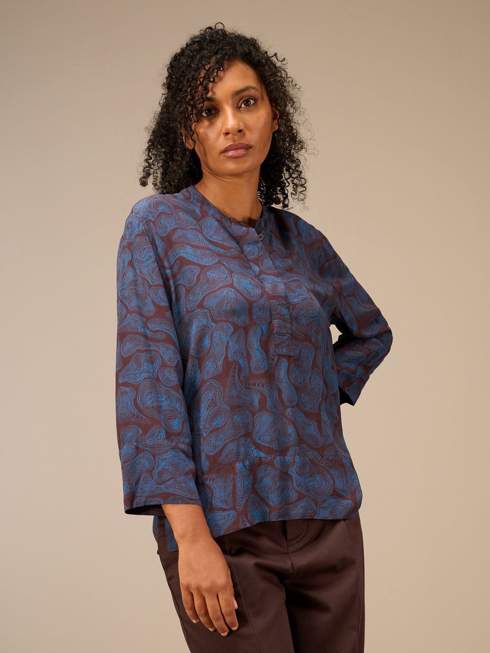 3/4-sleeved blouse