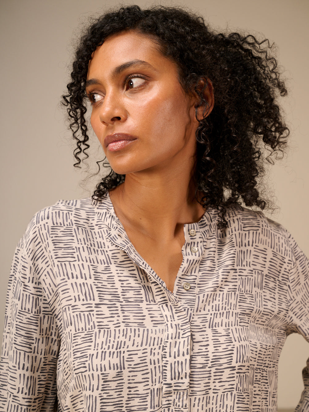 3/4-sleeved blouse