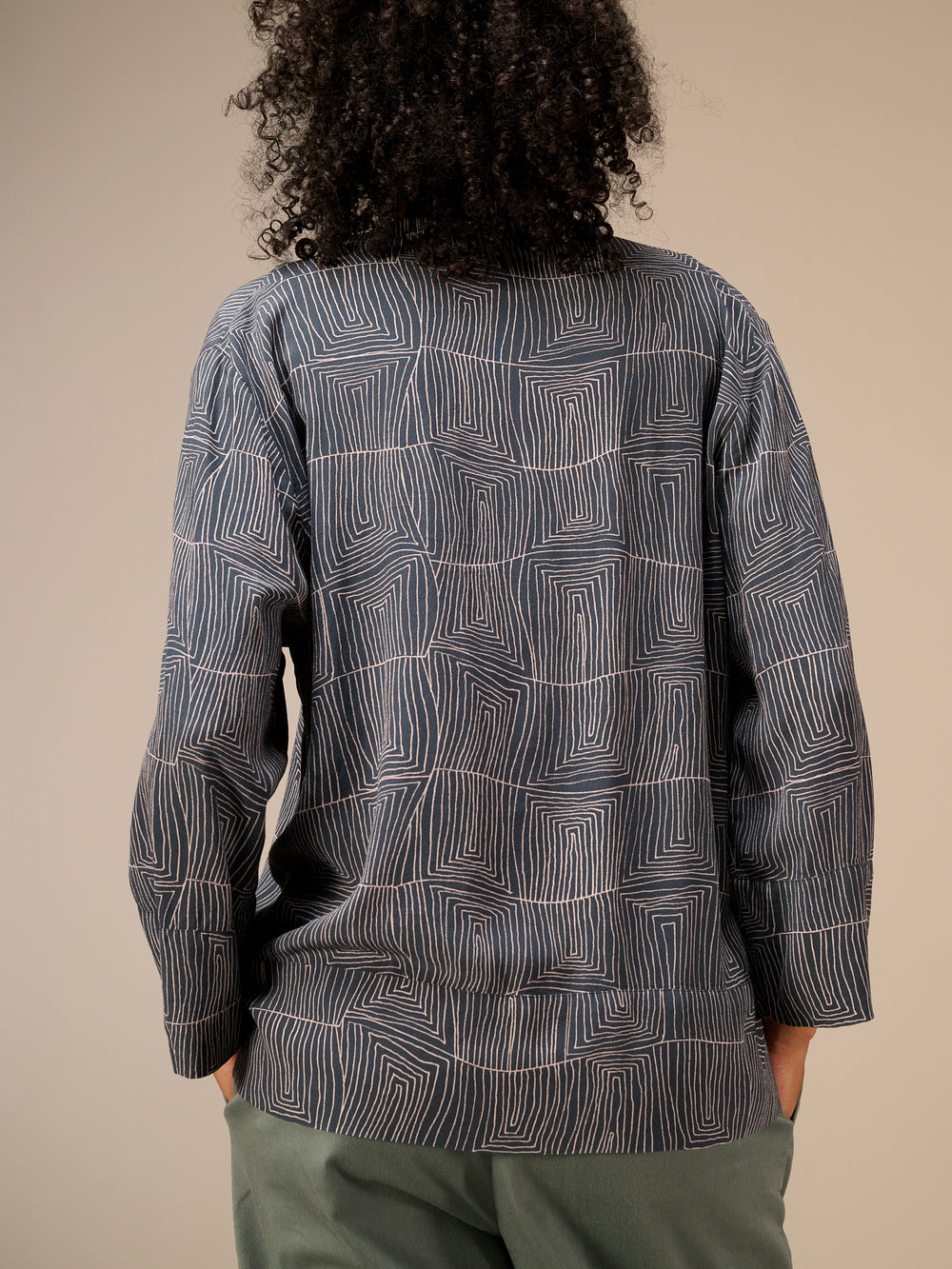 3/4-sleeved blouse
