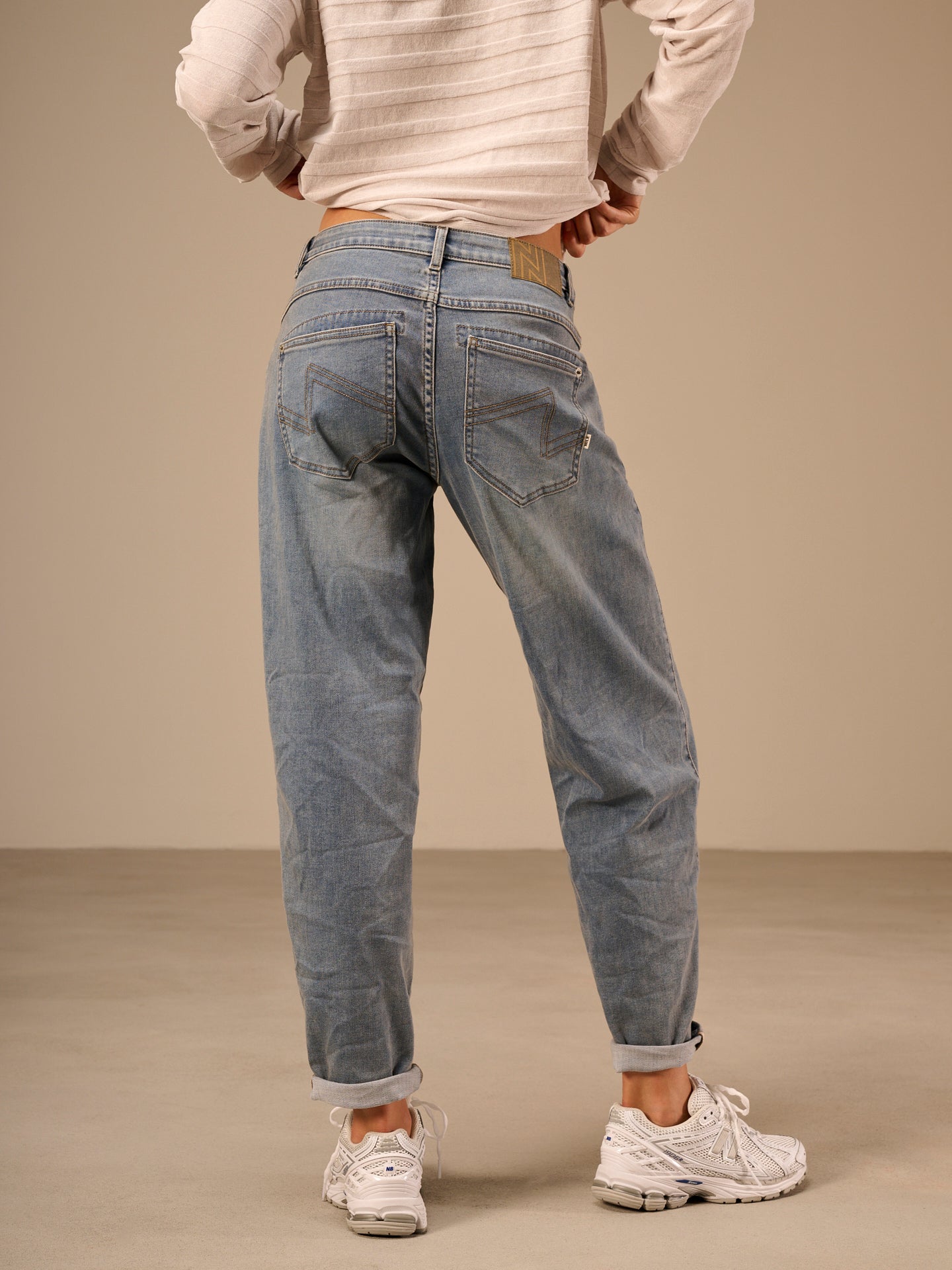 Jeans barrel fit