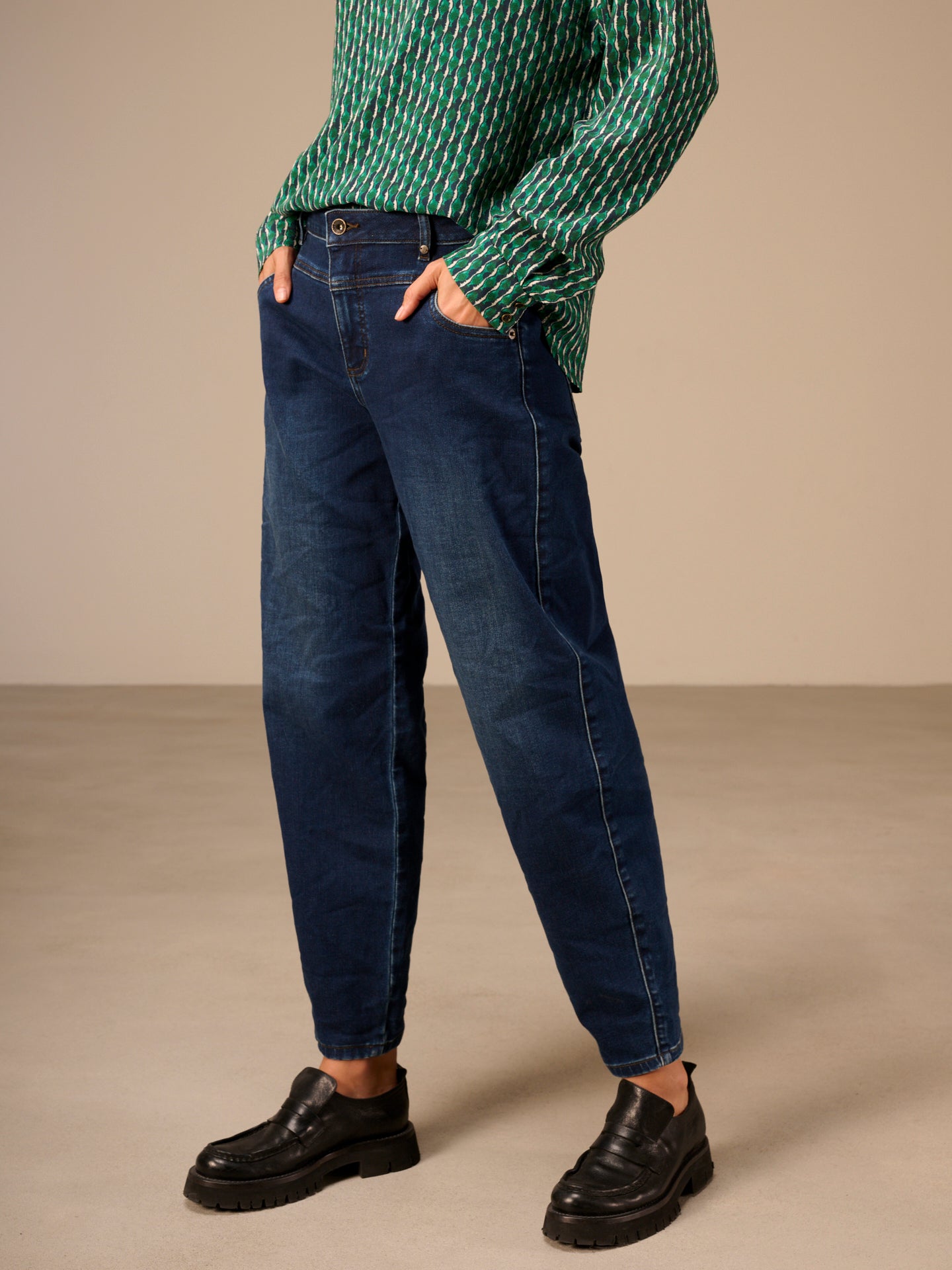 Jeans barrel fit