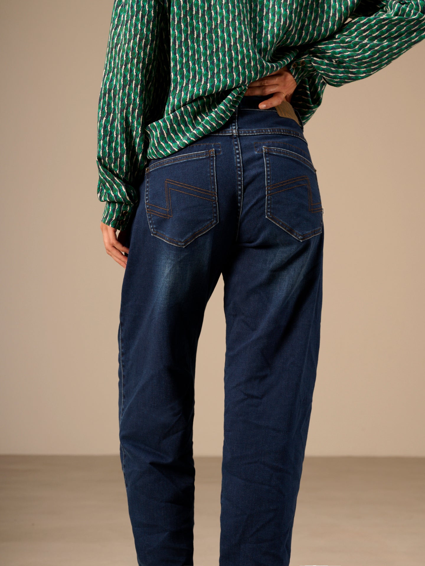 Jeans barrel fit