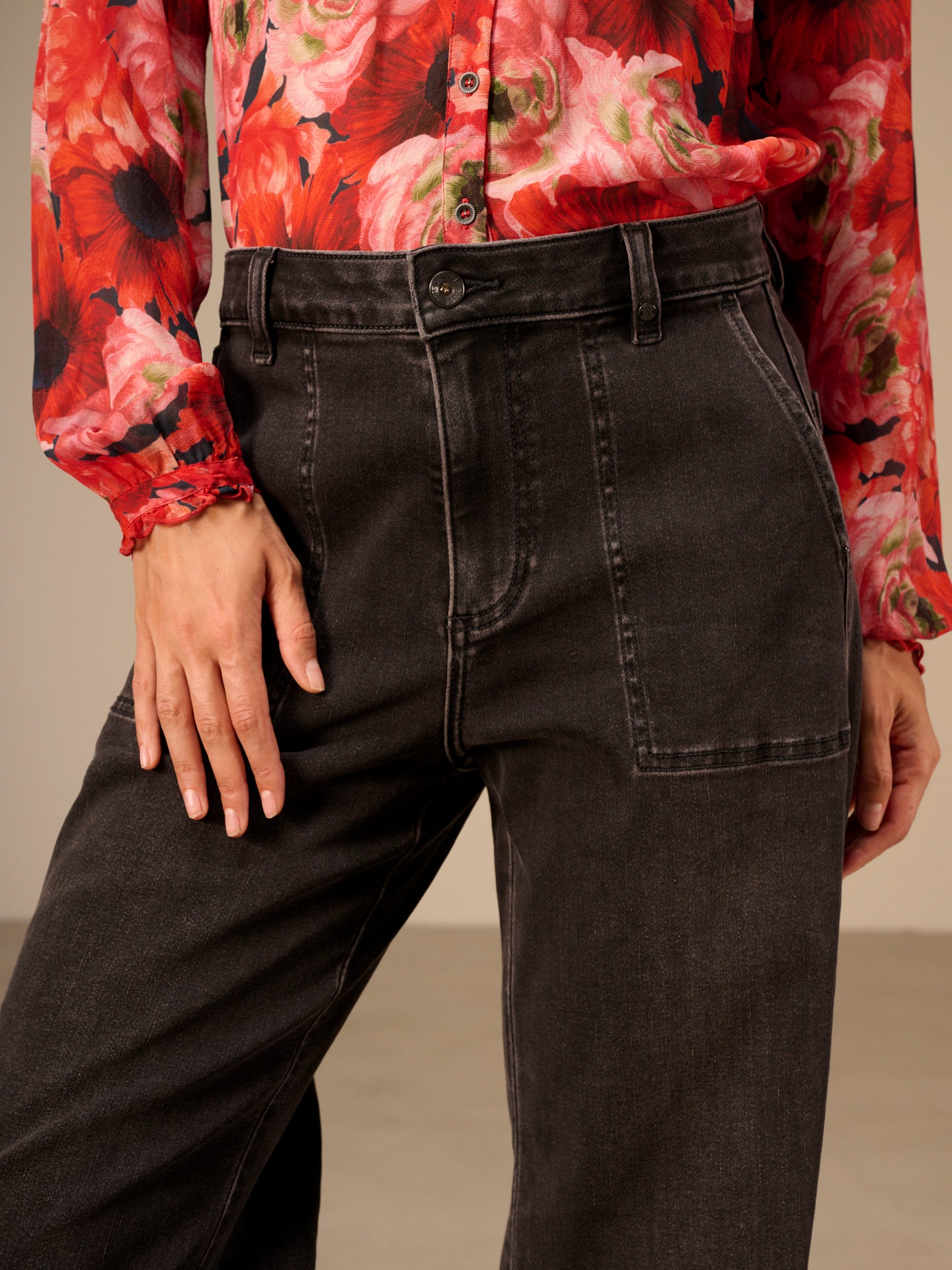 Wide-leg pants