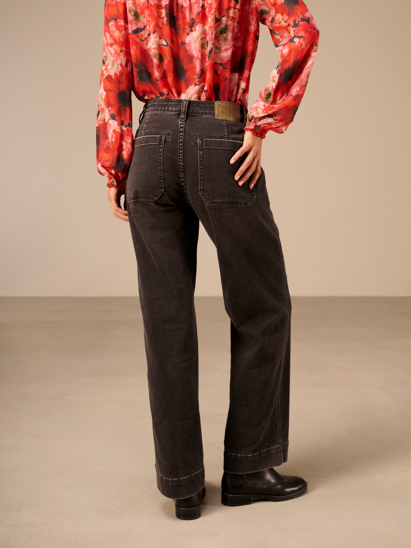 Wide-leg pants