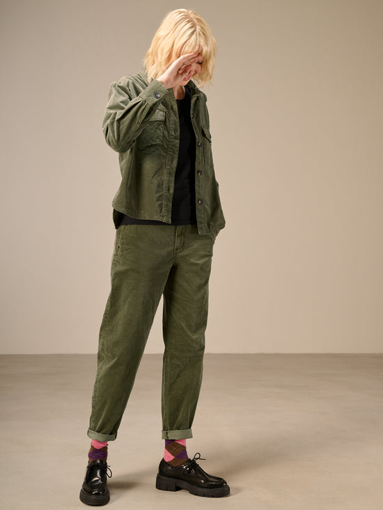 Barrel-leg trousers