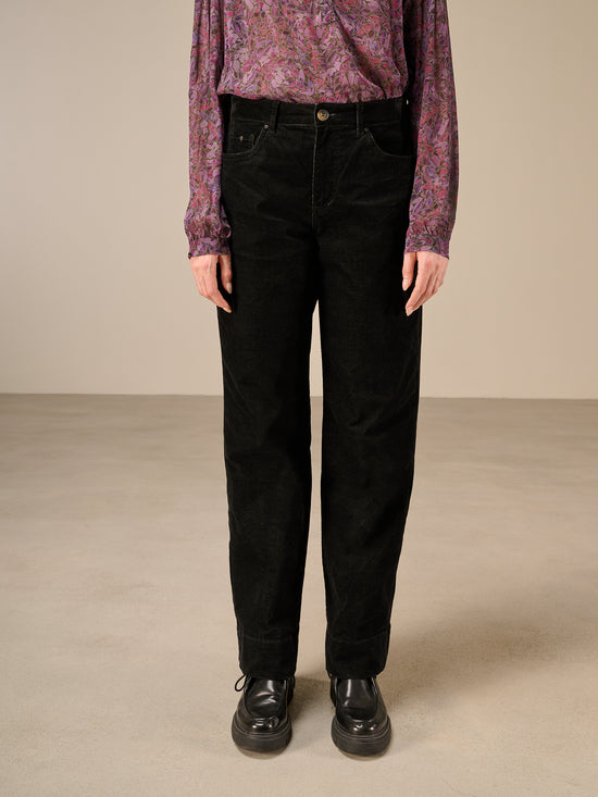 Straight-leg trousers