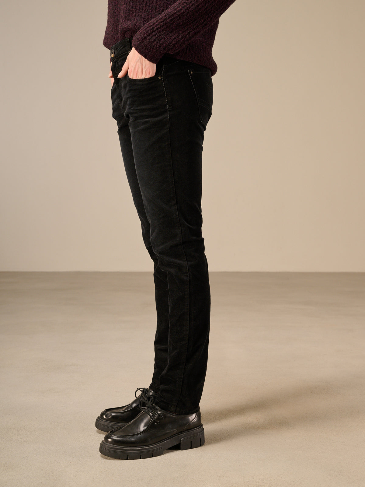 Tapered pants