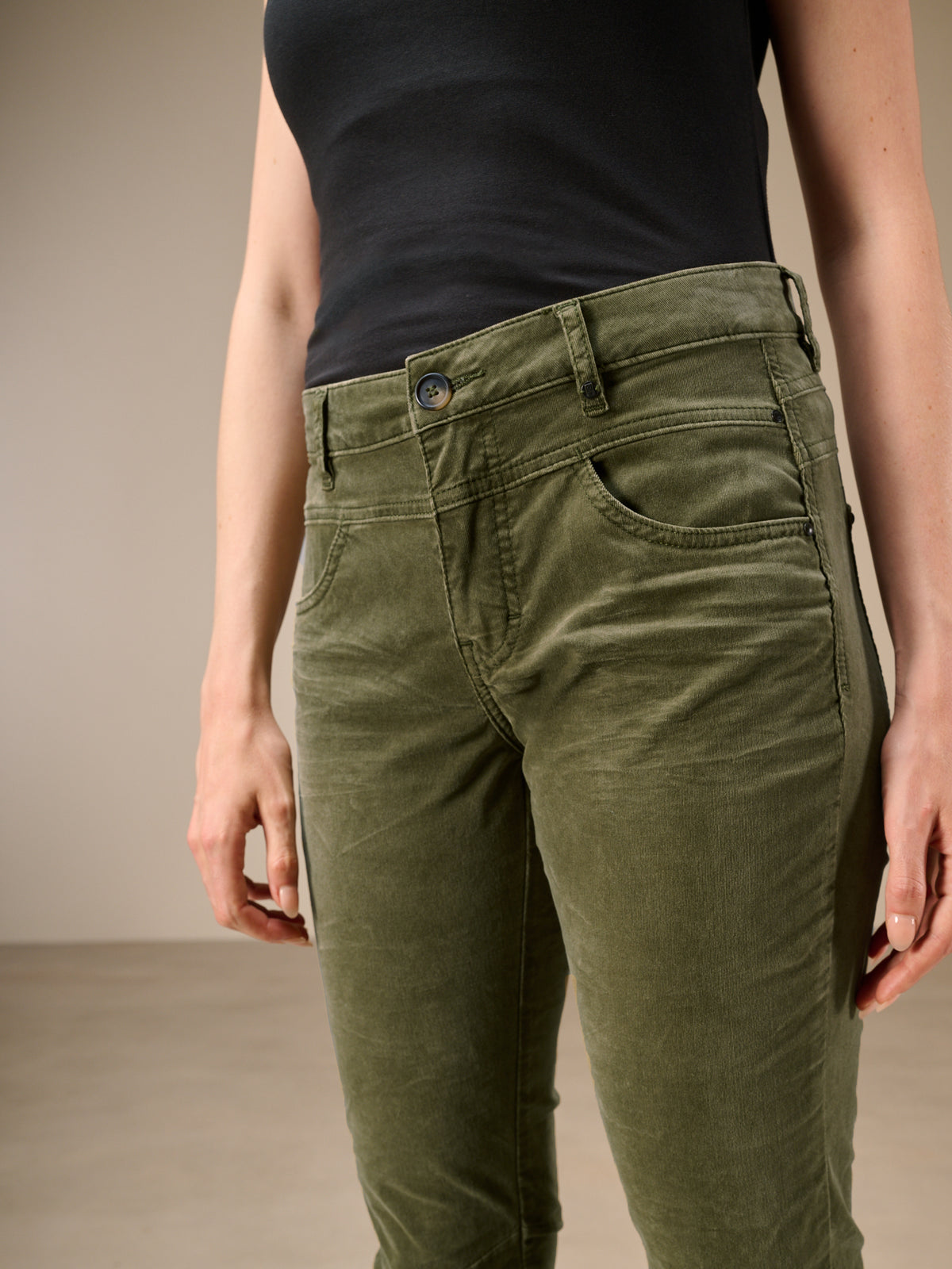 Tapered pants
