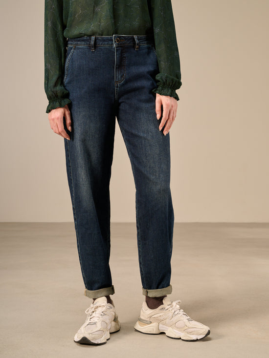 Barrel-leg jeans