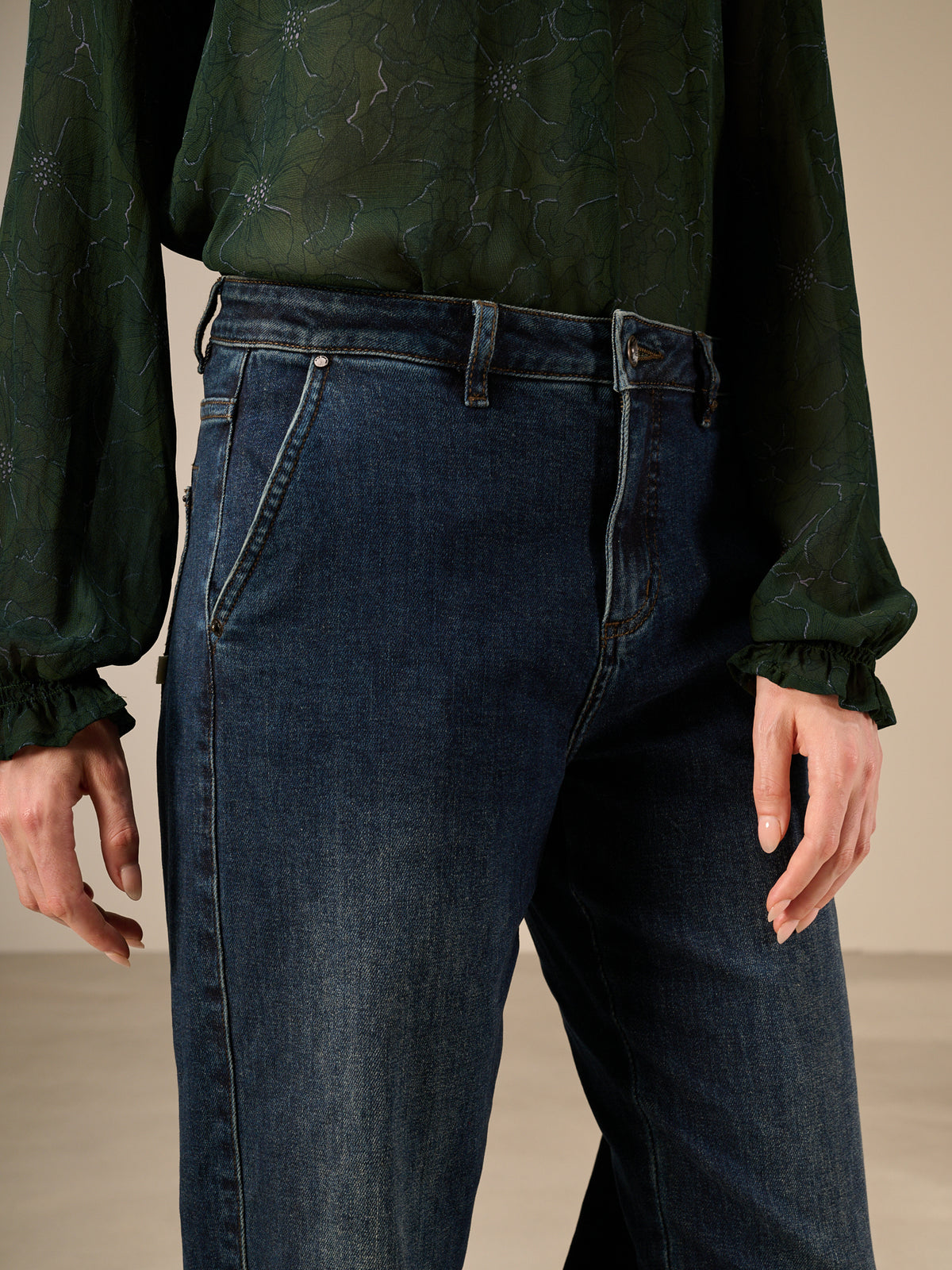 Barrel-leg jeans