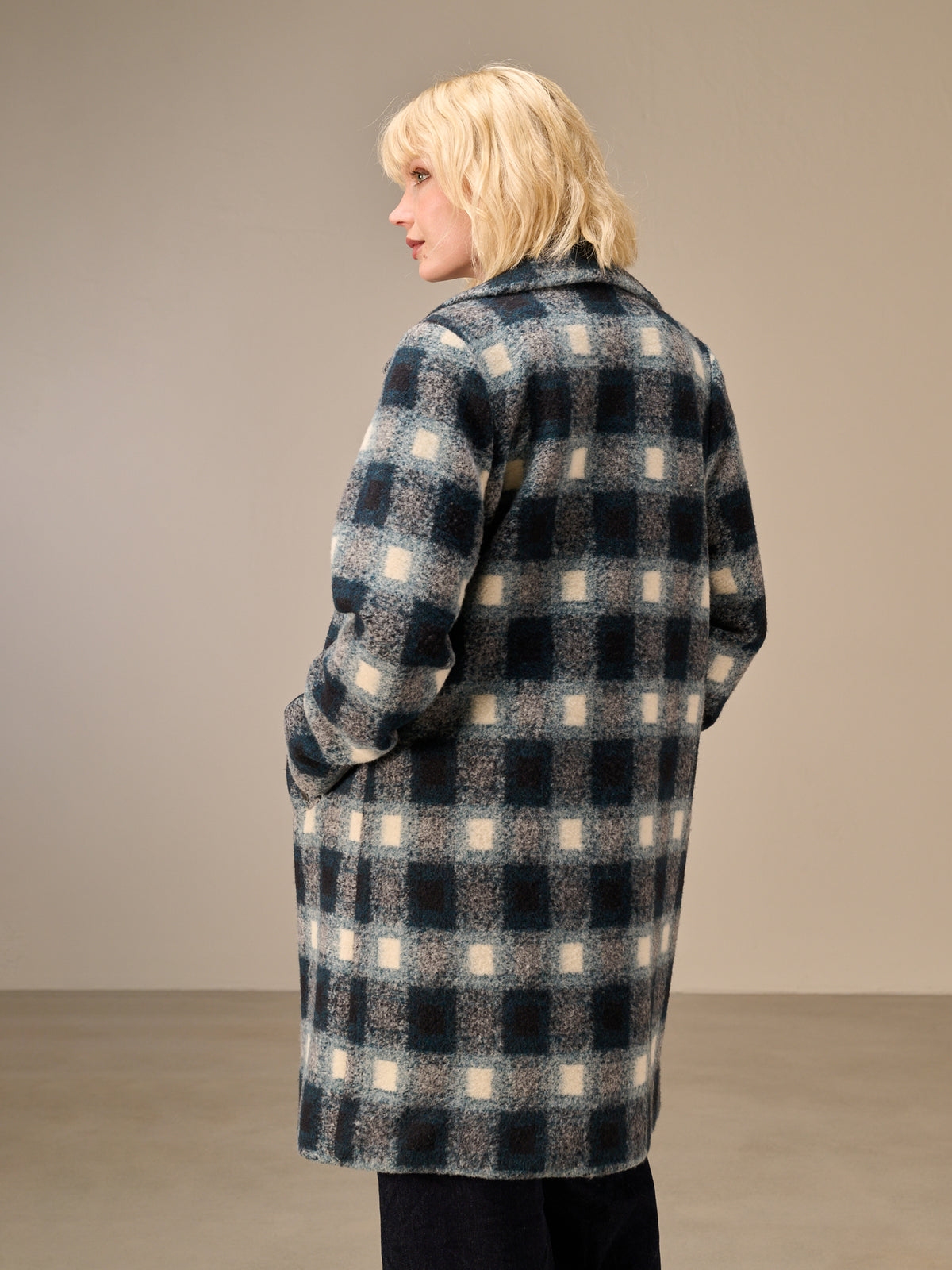 manteau avec motif à carreaux