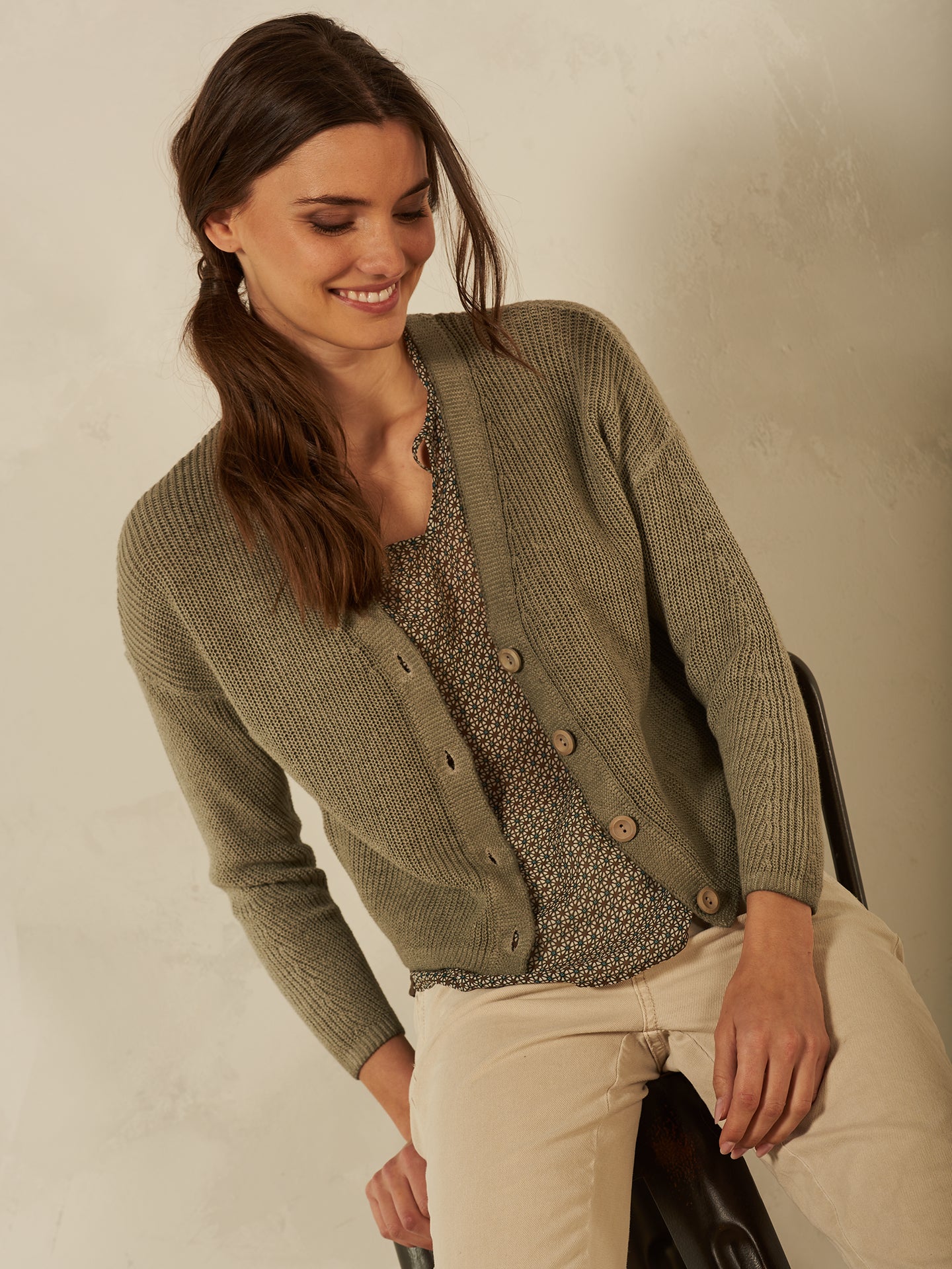 V-neck cardigan