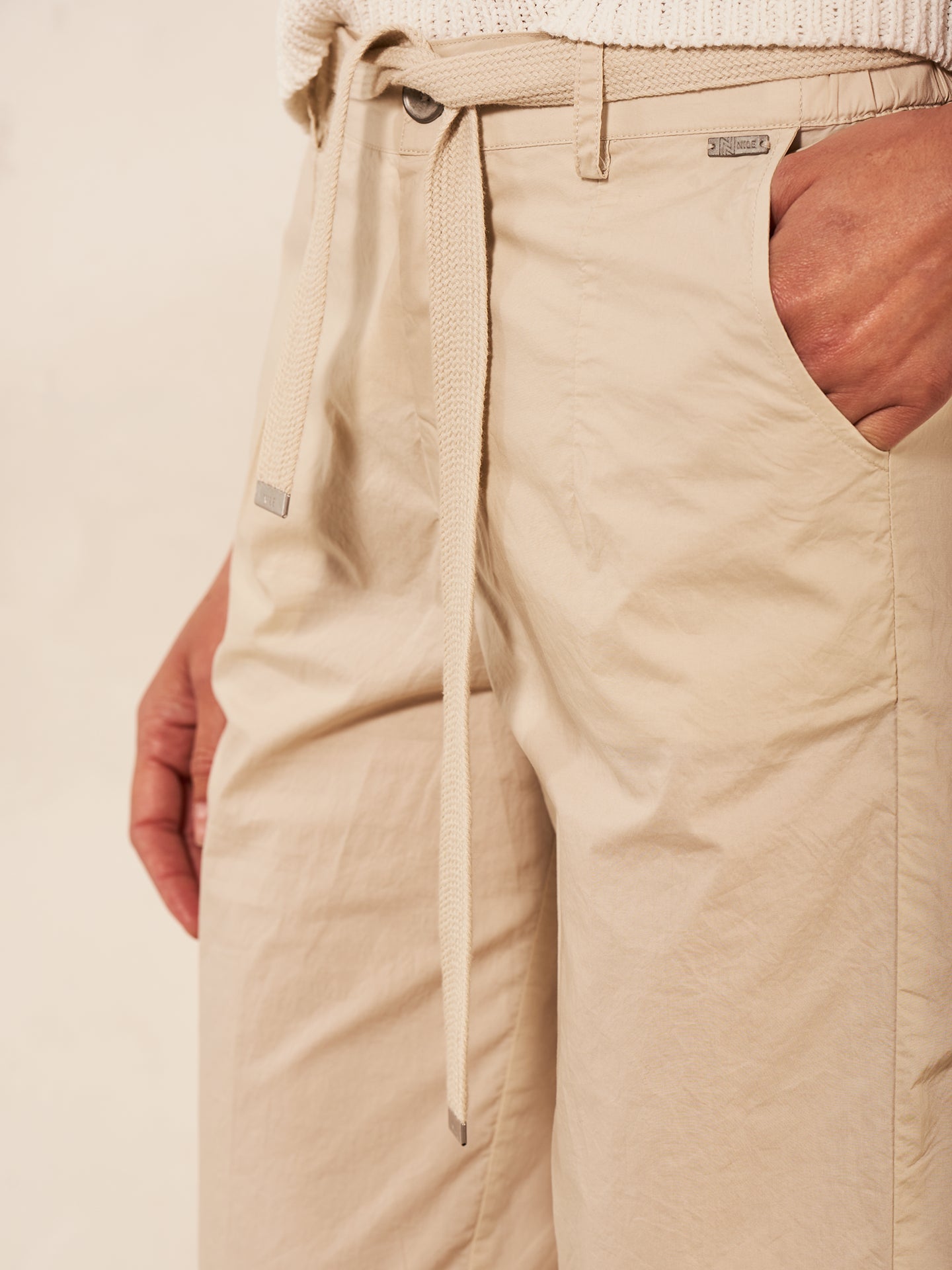Pantaloni con cintura
