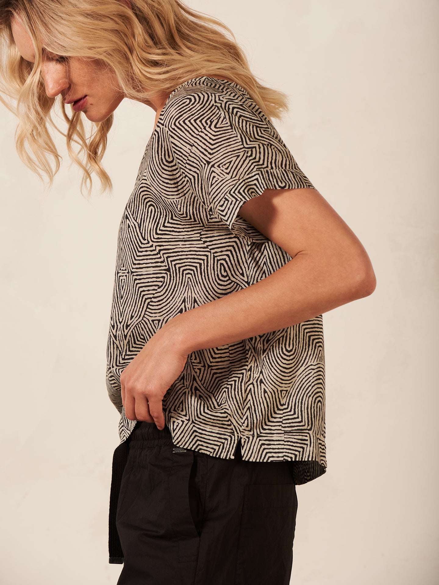 Blusa con scollo rotondo