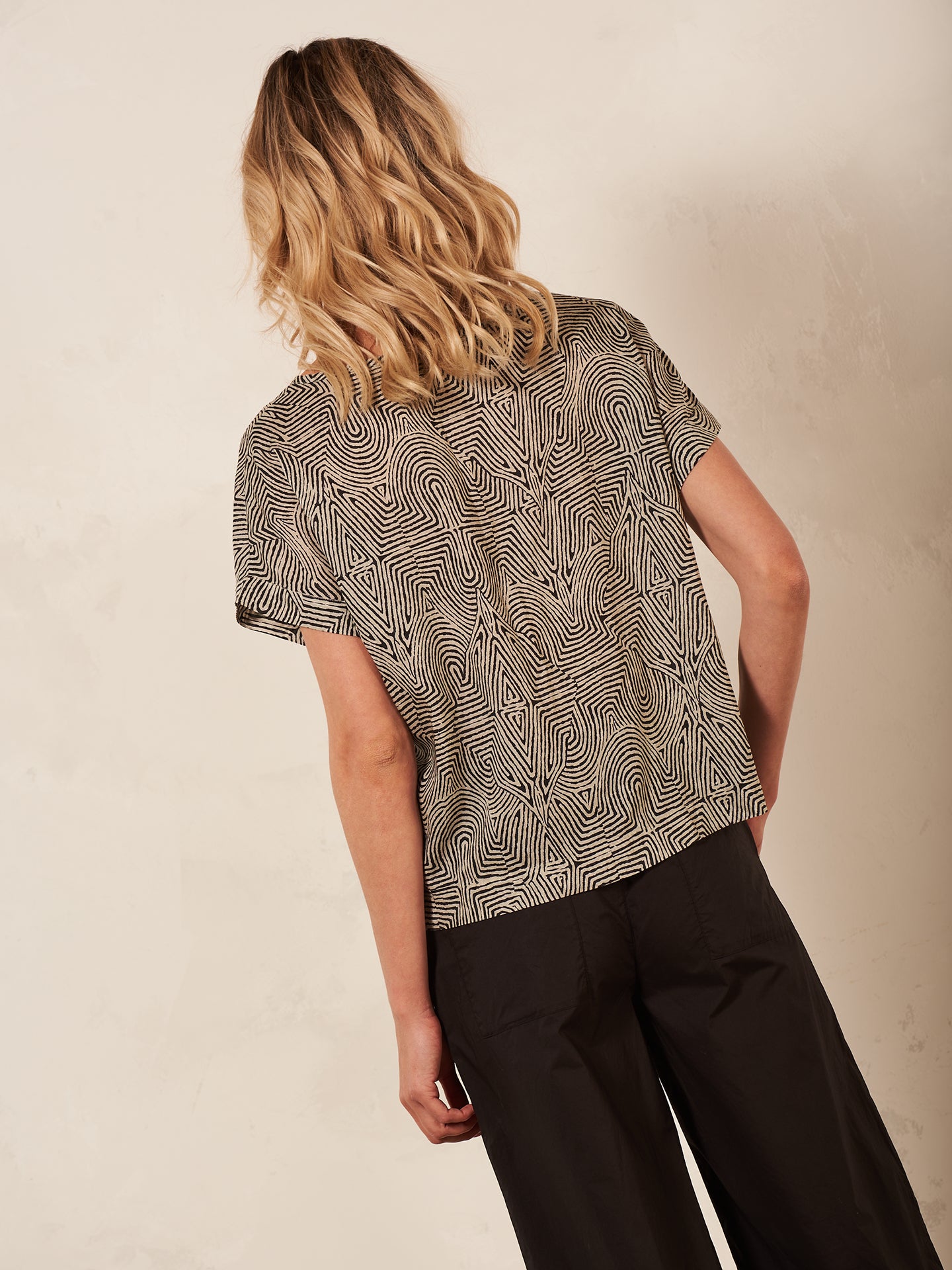 Blusa con scollo rotondo
