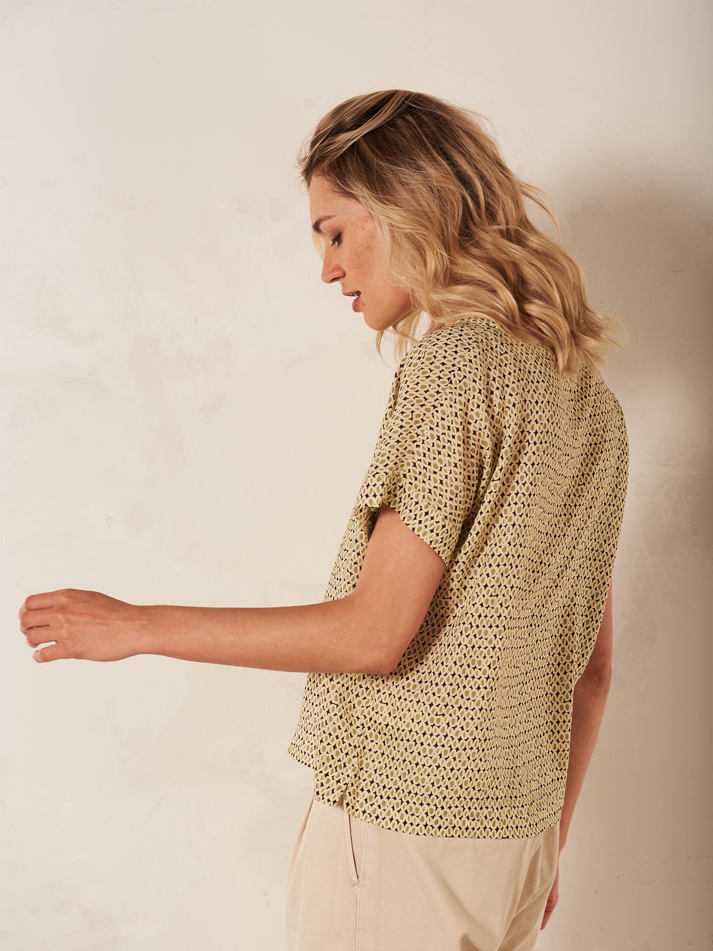 Blusa con scollo rotondo
