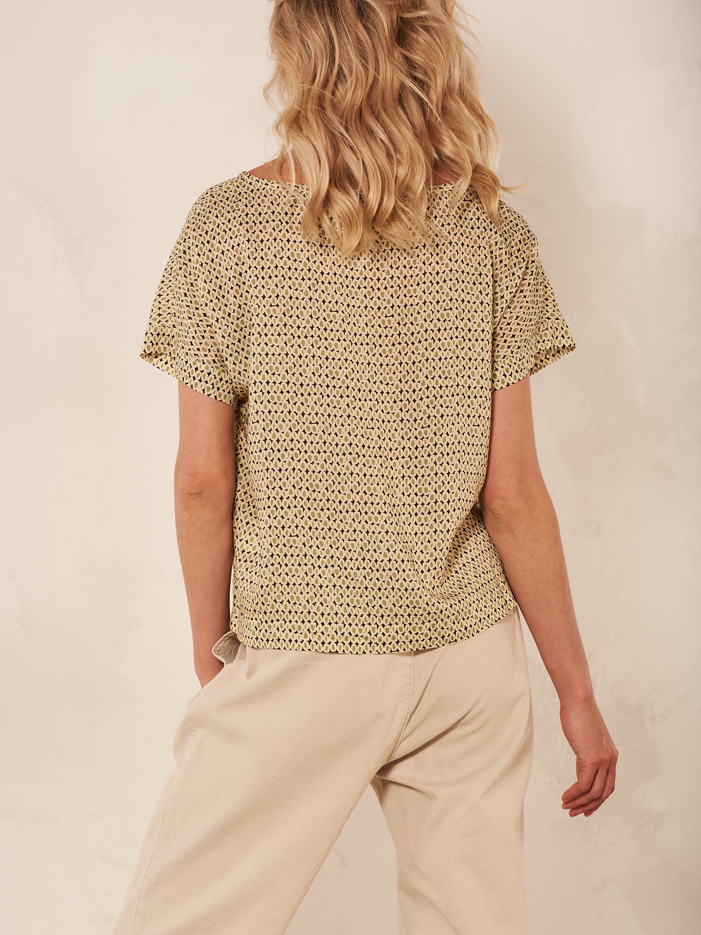 Blusa con scollo rotondo
