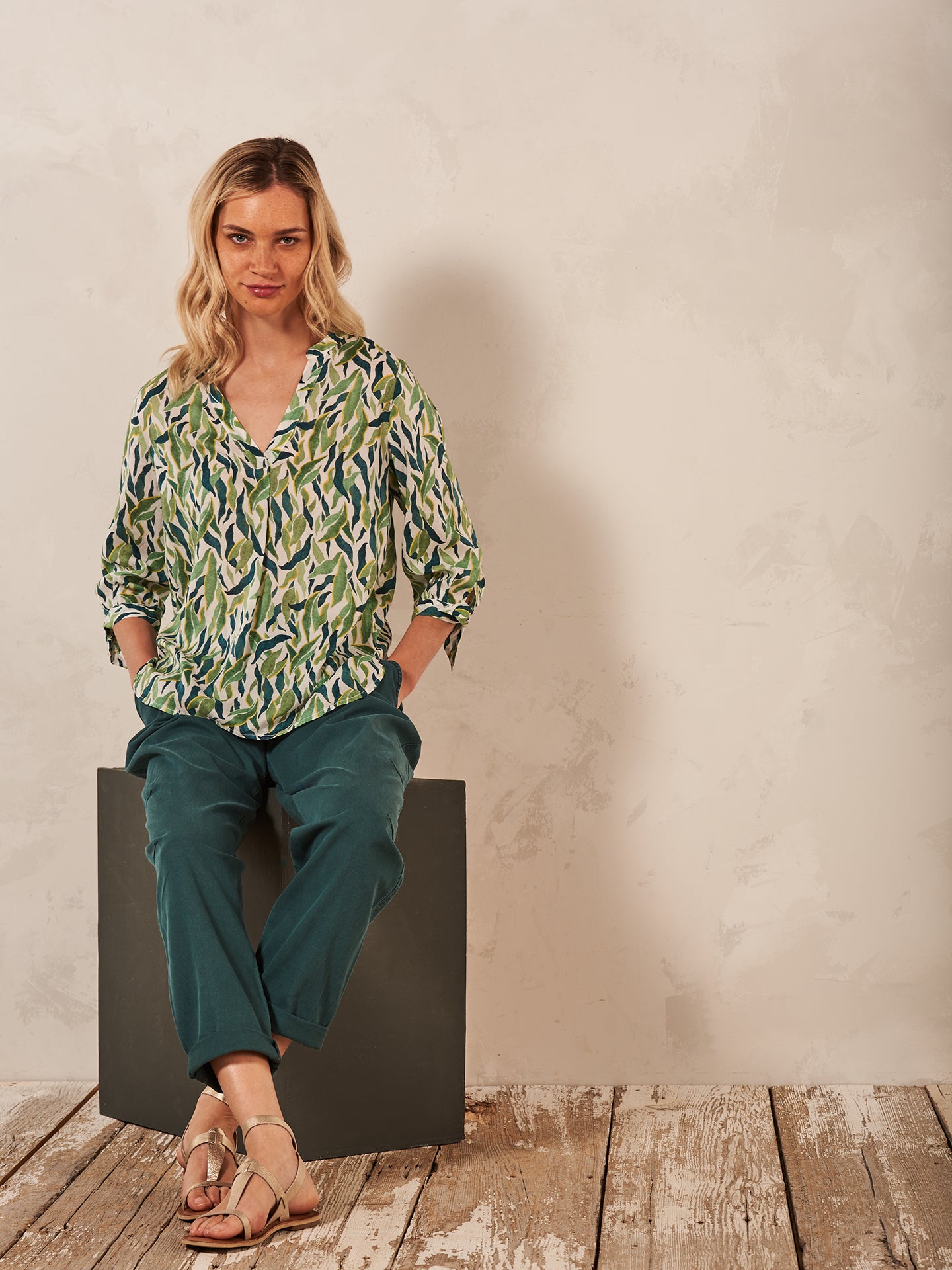 Blusa con scollo a V