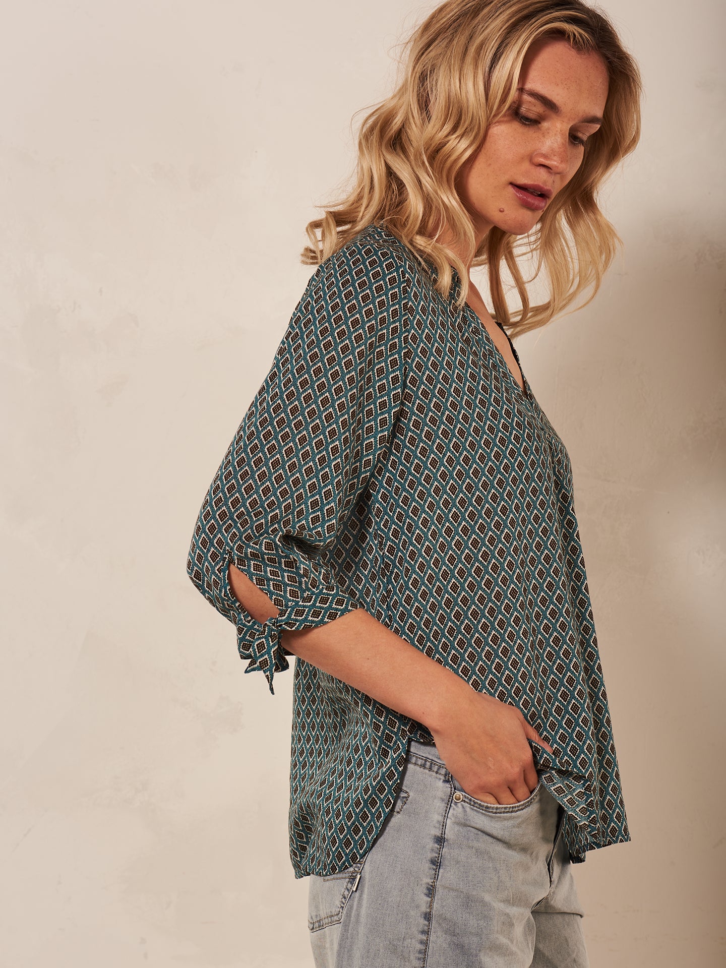 Blusa con scollo a V
