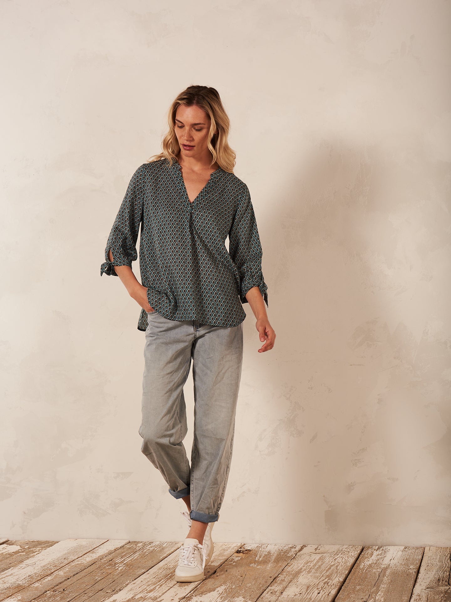 Blusa con scollo a V