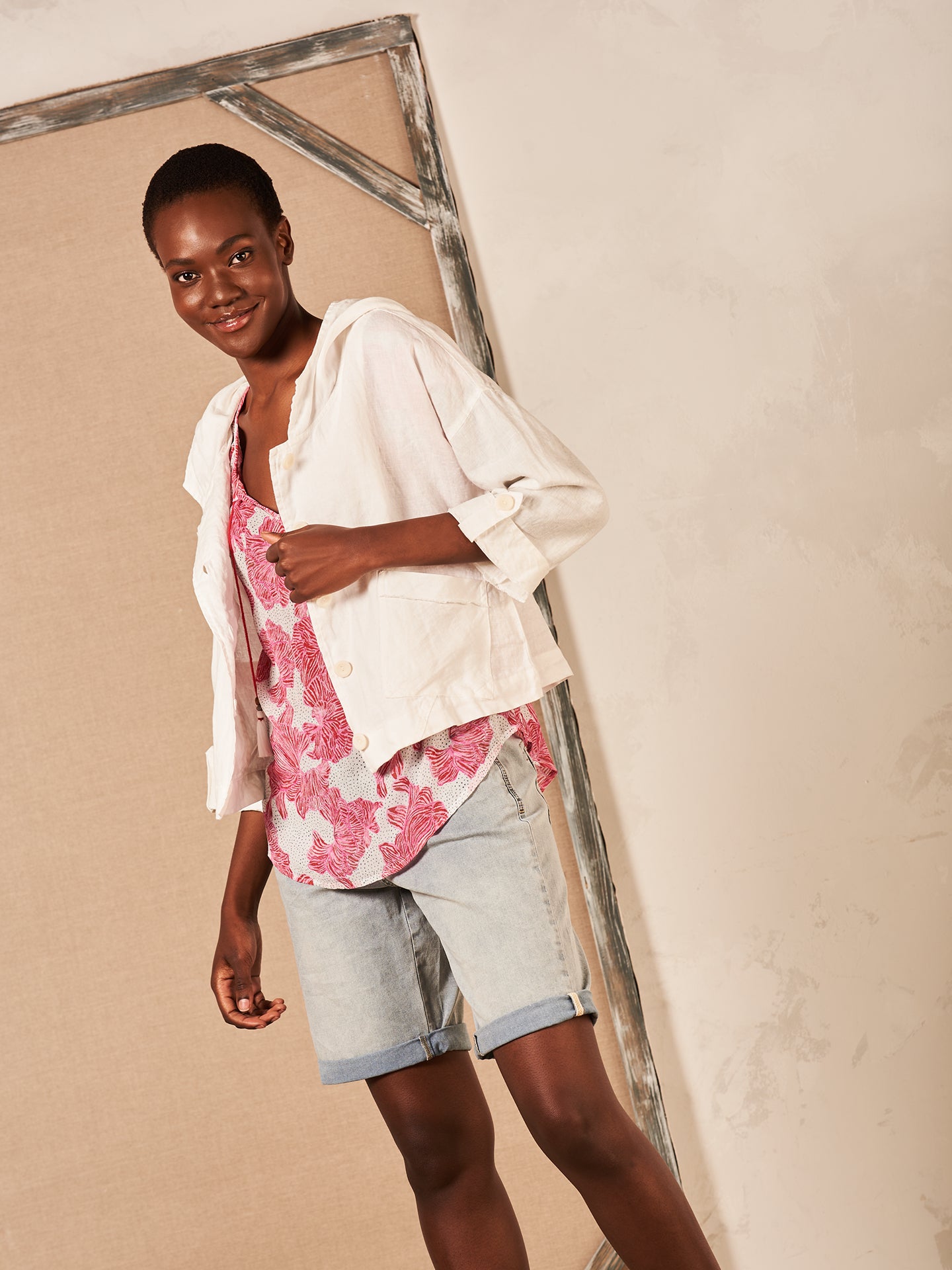Blusa con dettaglio a balze