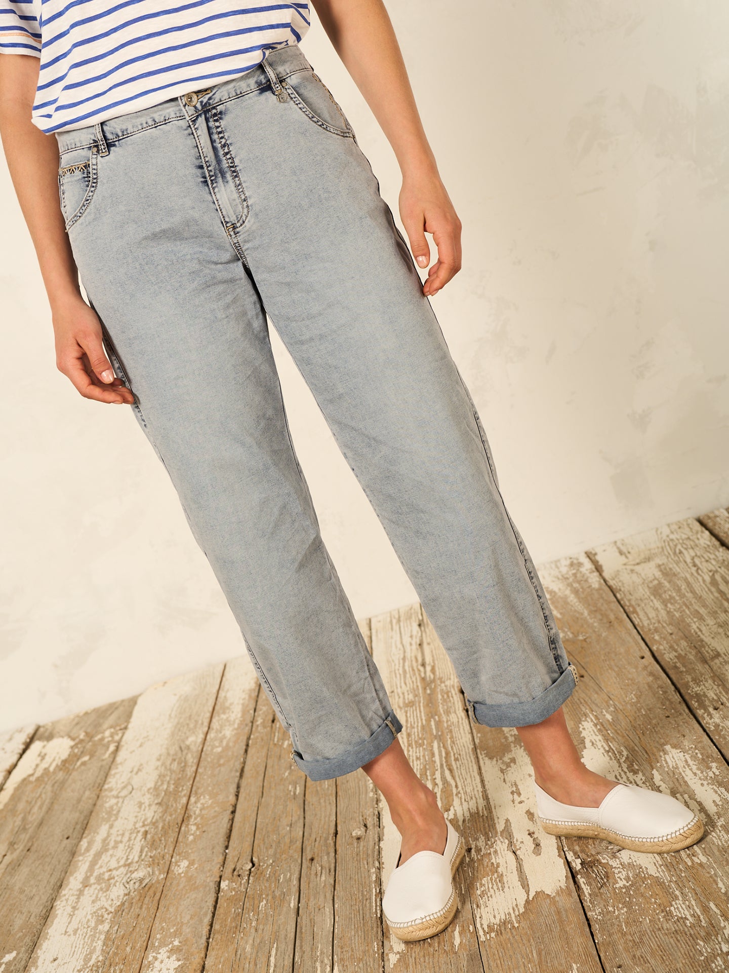 Pantaloni dritti