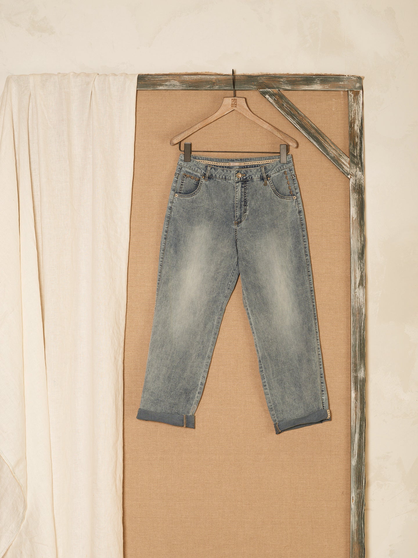 Pantaloni dritti