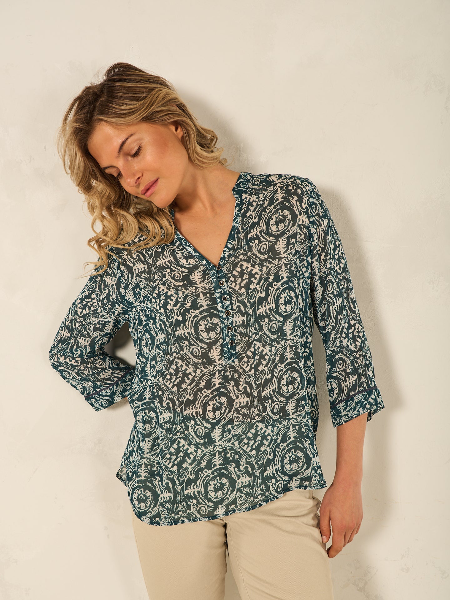 blouse avec patte de boutonnage