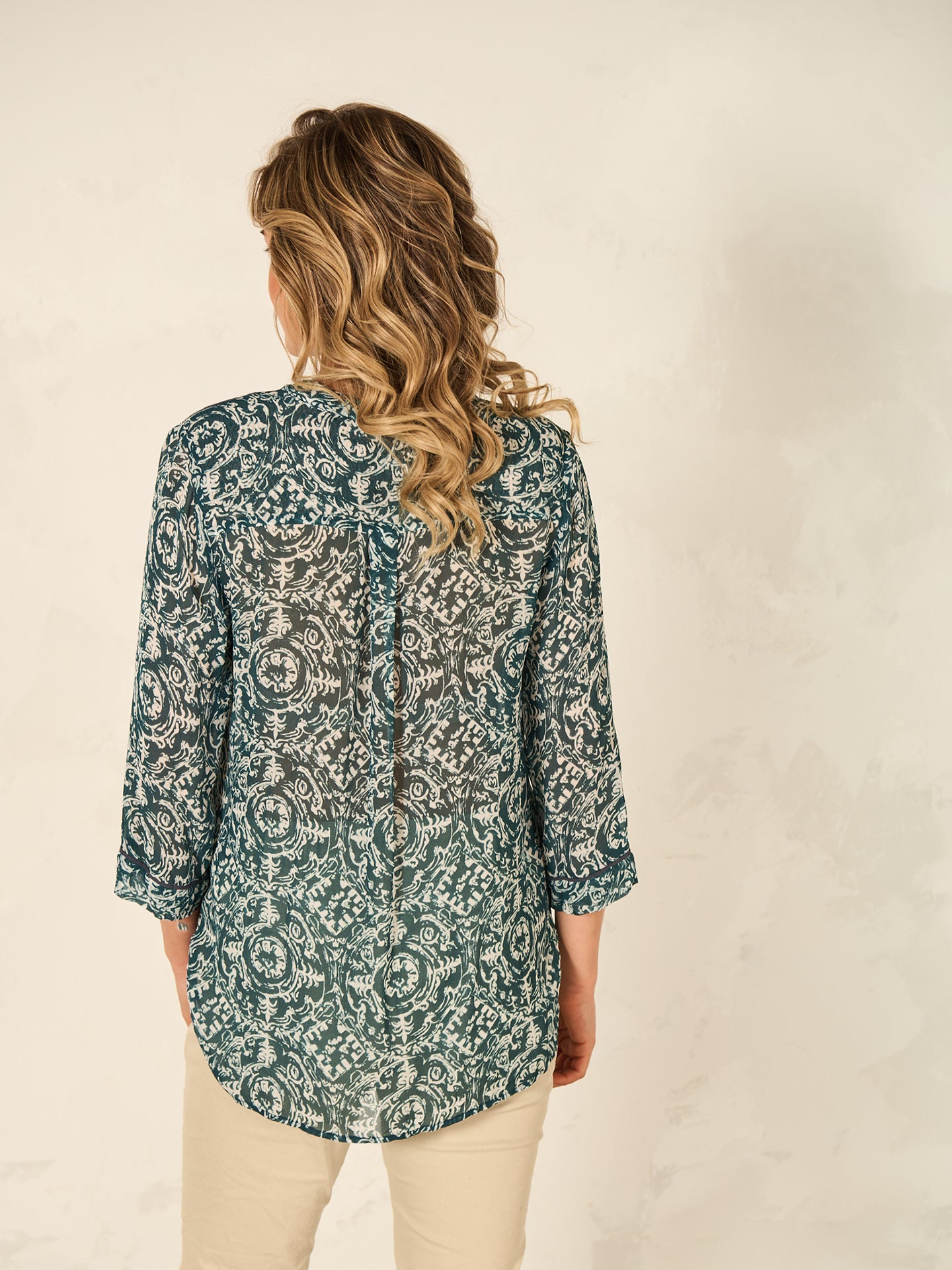 blouse avec patte de boutonnage