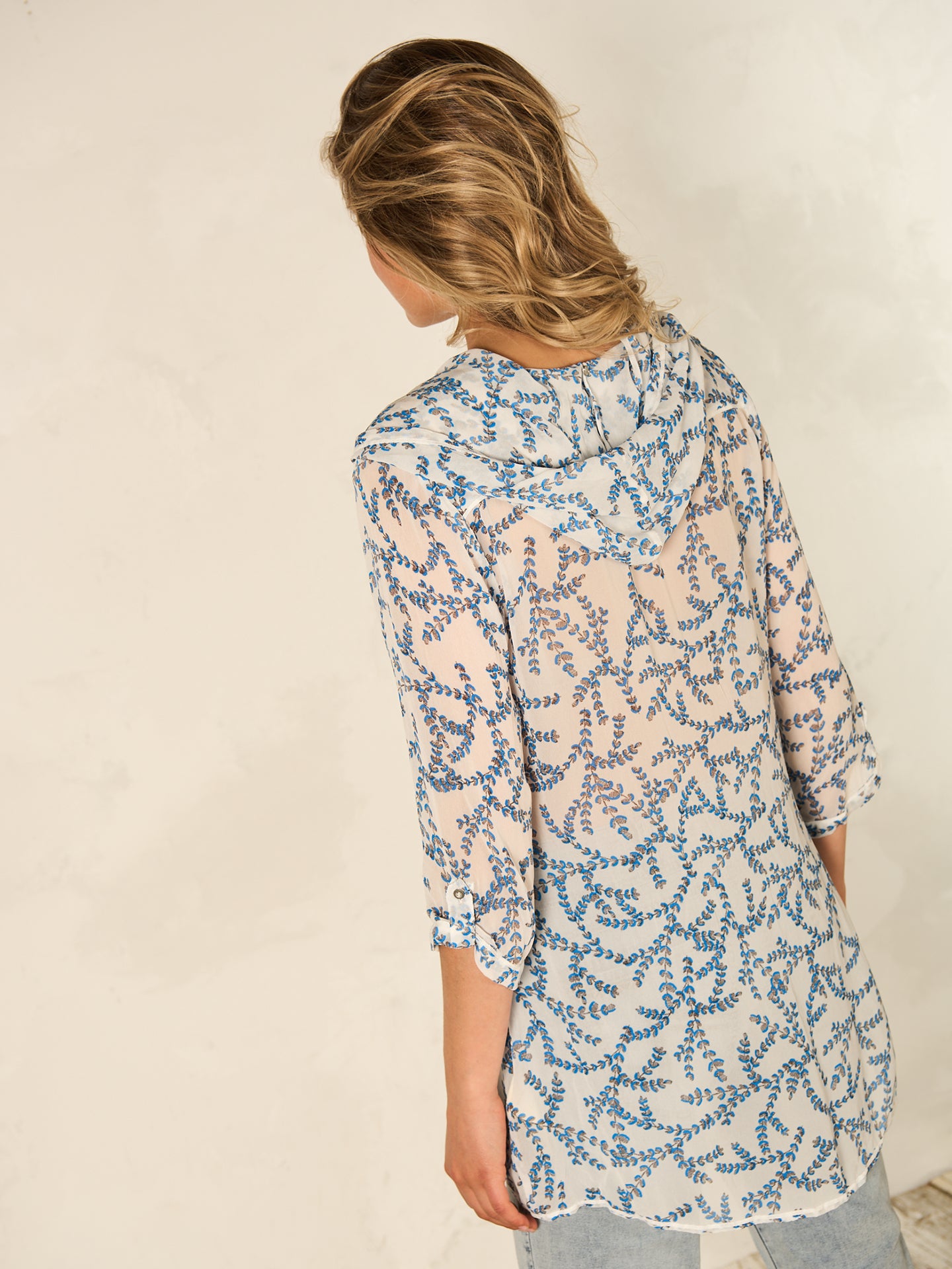 Bluse mit Kapuze