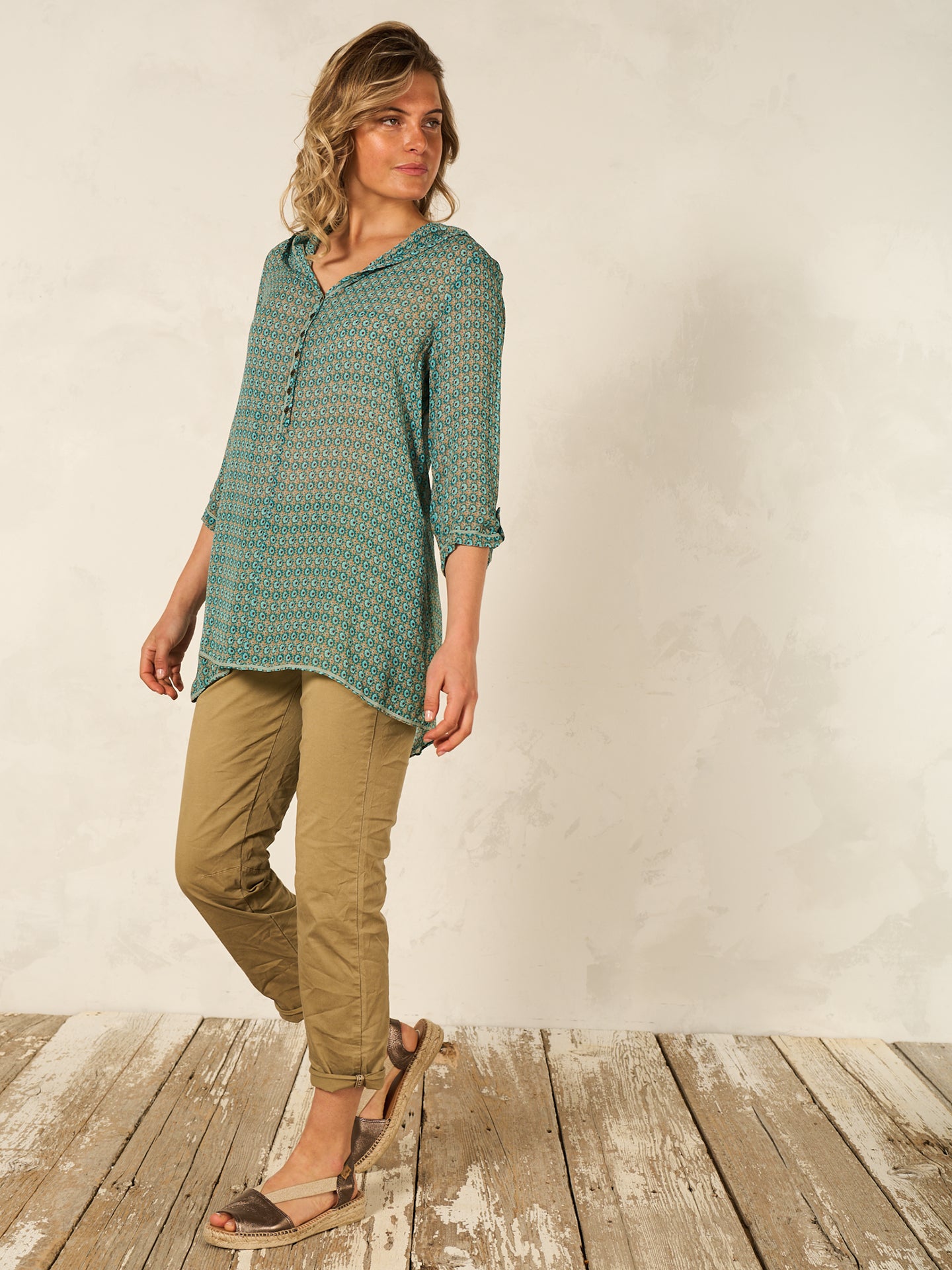 Bluse mit Kapuze
