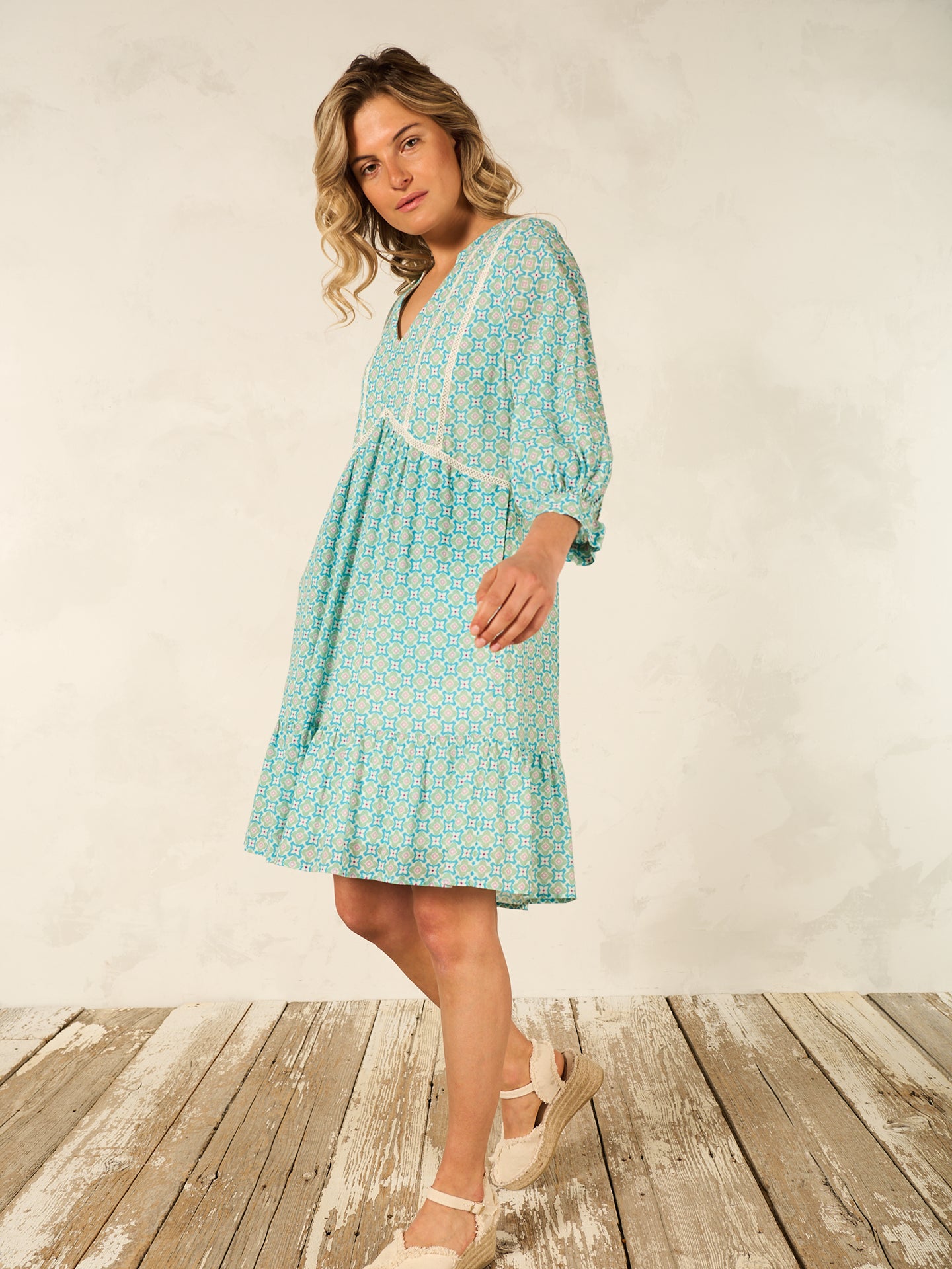 Kleid mit Volant